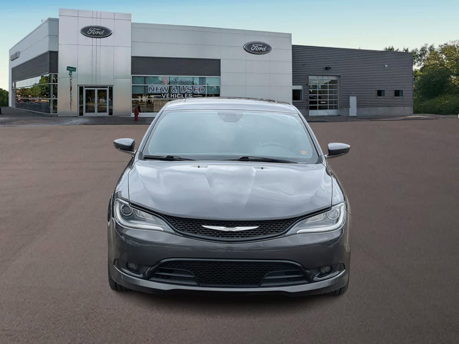 Thumbnail: 2016 Chrysler 200 - 3