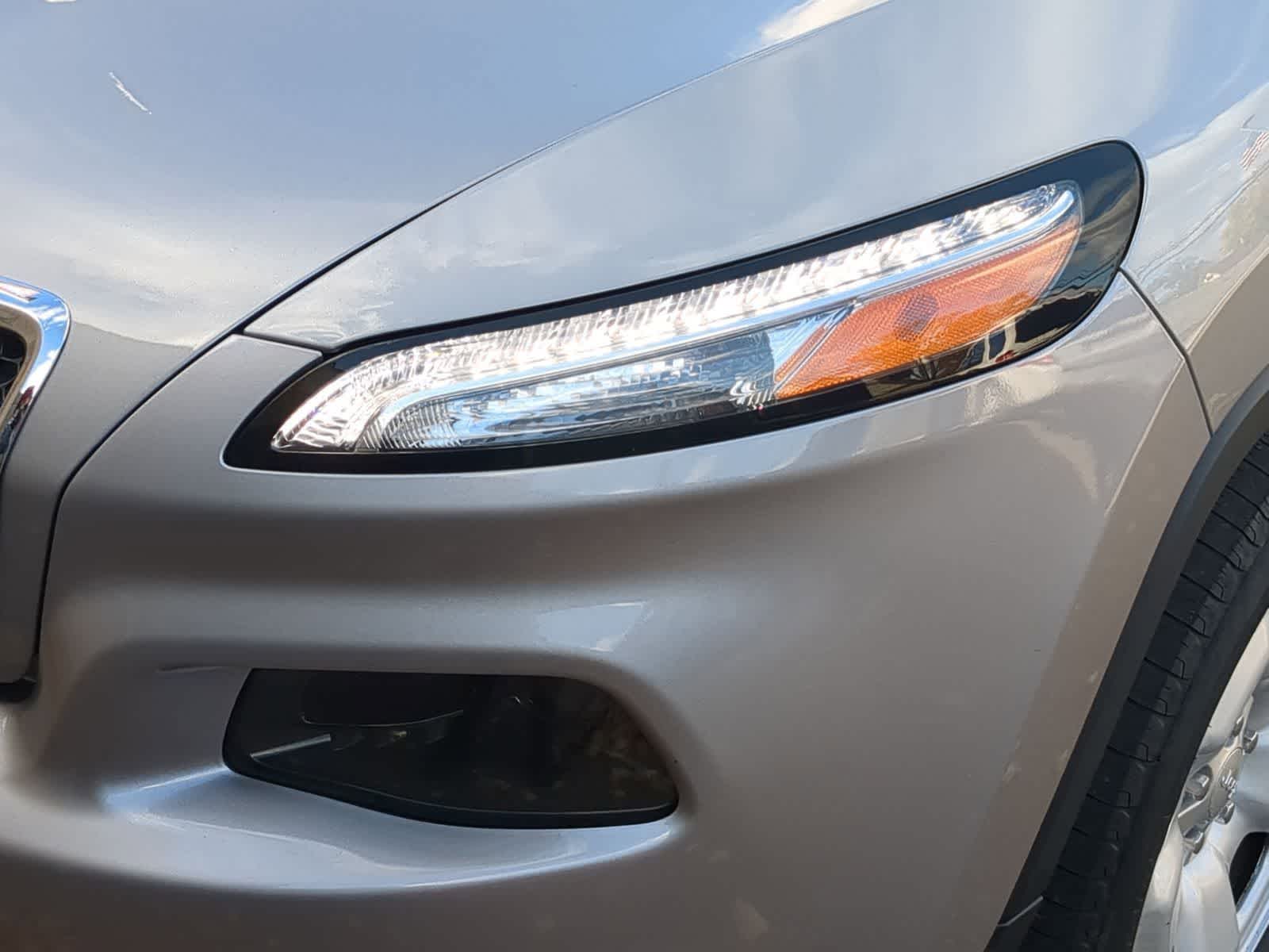 Thumbnail: 2014 Jeep Cherokee - 15