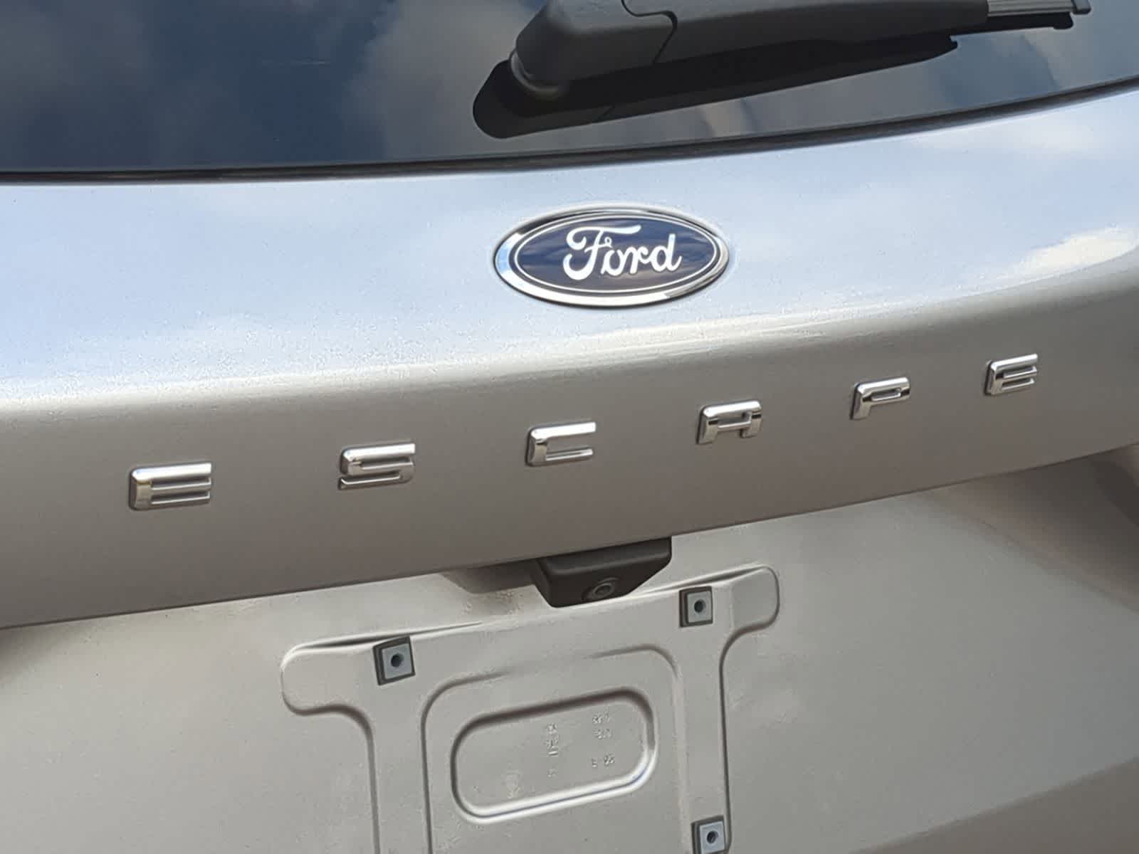 Thumbnail: 2022 Ford Escape - 16