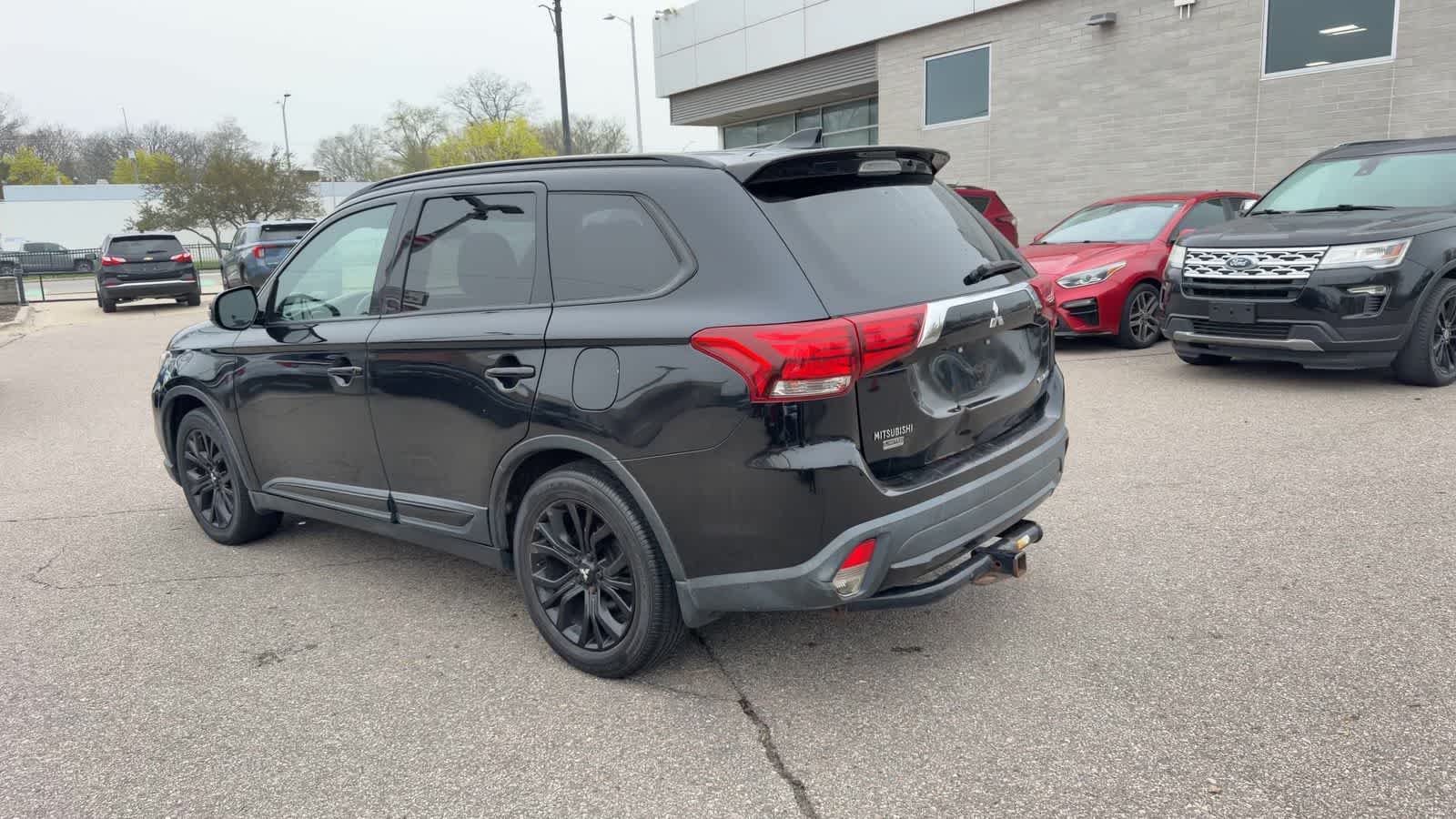 Thumbnail: 2018 Mitsubishi Outlander - 7