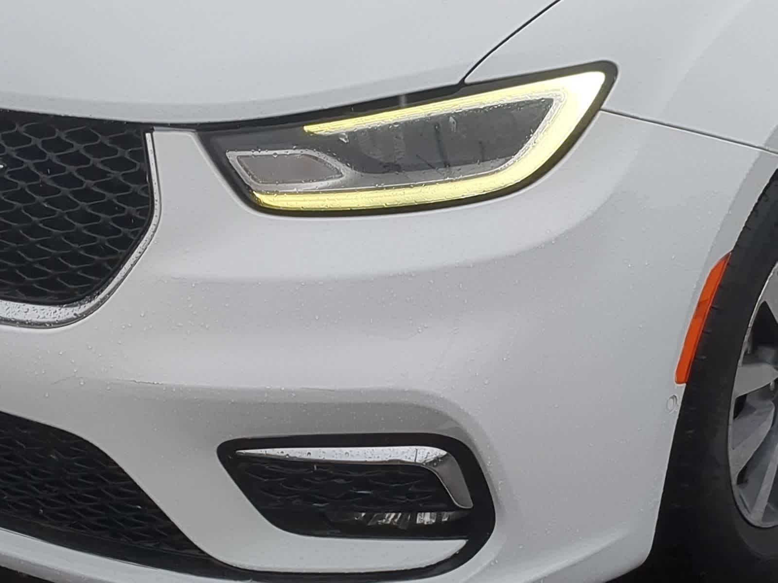 Thumbnail: 2021 Chrysler Pacifica - 15
