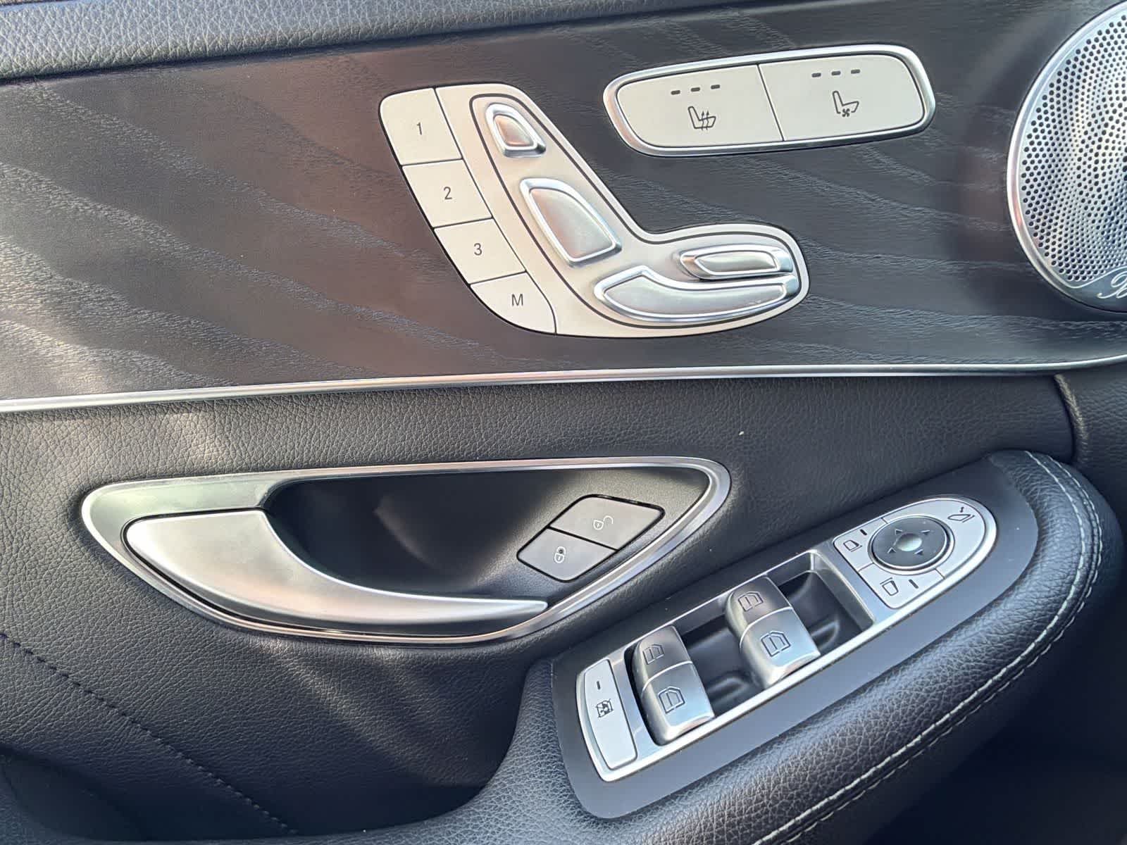 Thumbnail: 2015 Mercedes-Benz C-Class - 23