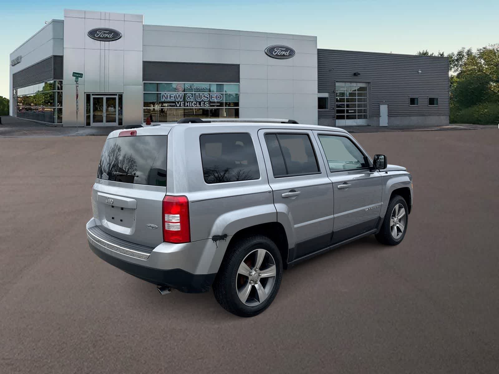 Thumbnail: 2017 Jeep Patriot - 11