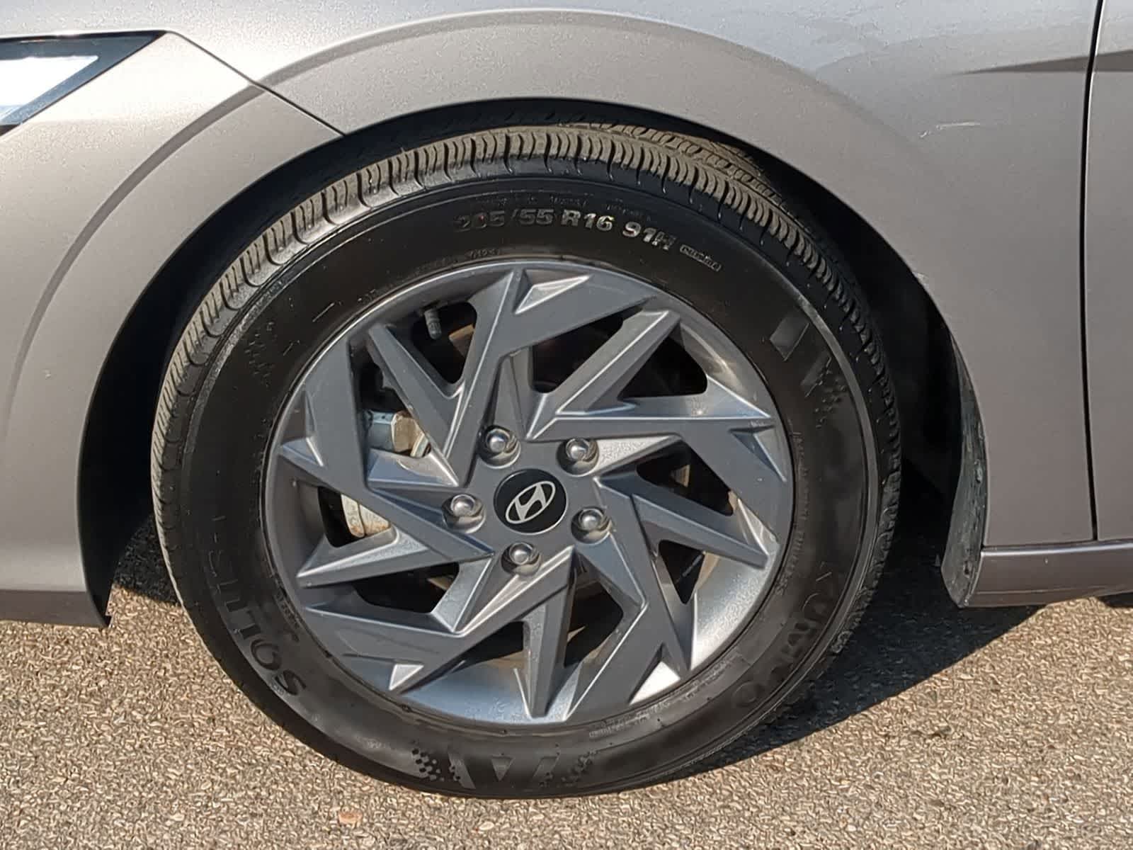 Thumbnail: 2024 Hyundai Elantra - 16