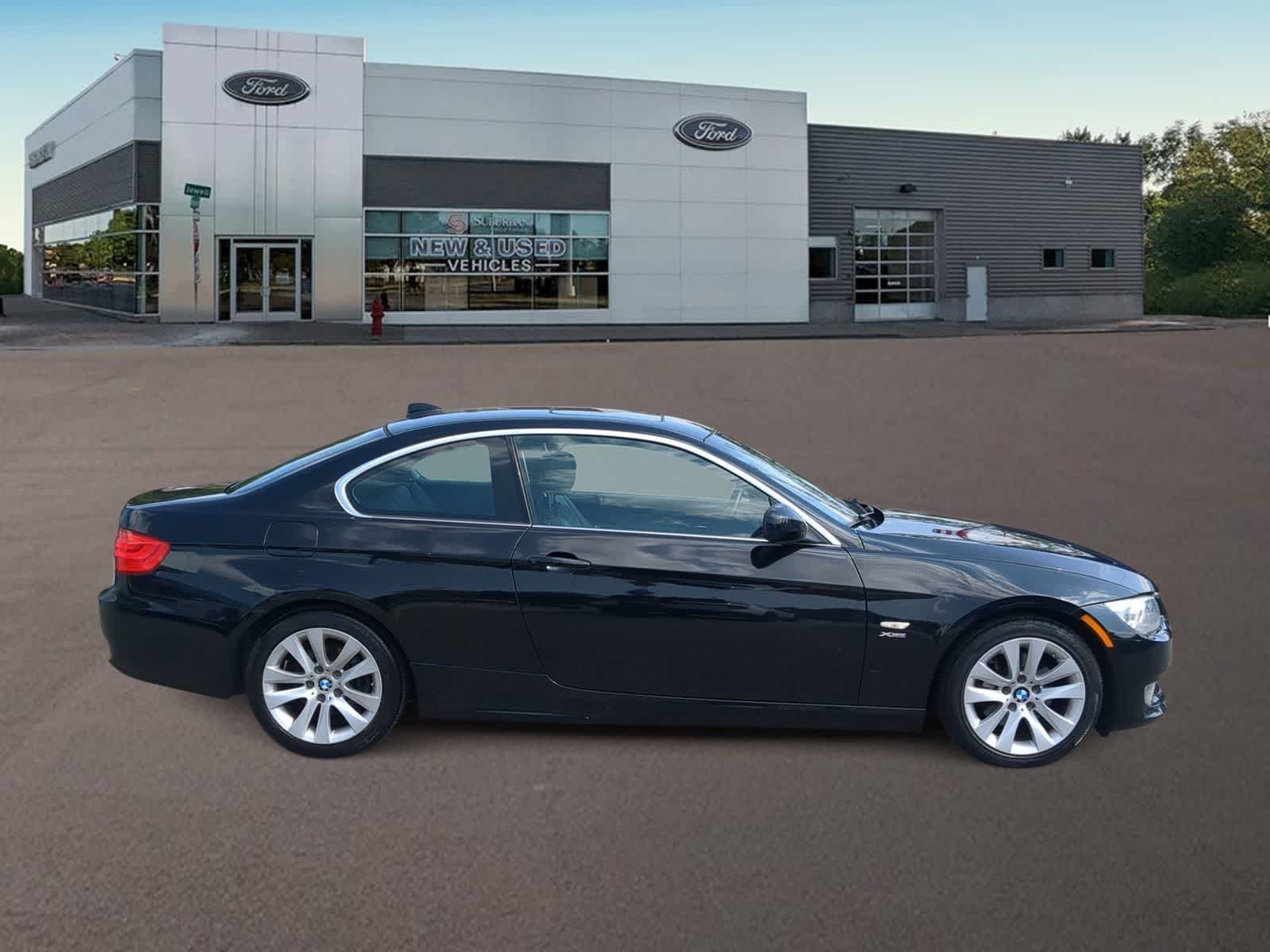 Thumbnail: 2011 BMW 3 Series - 11