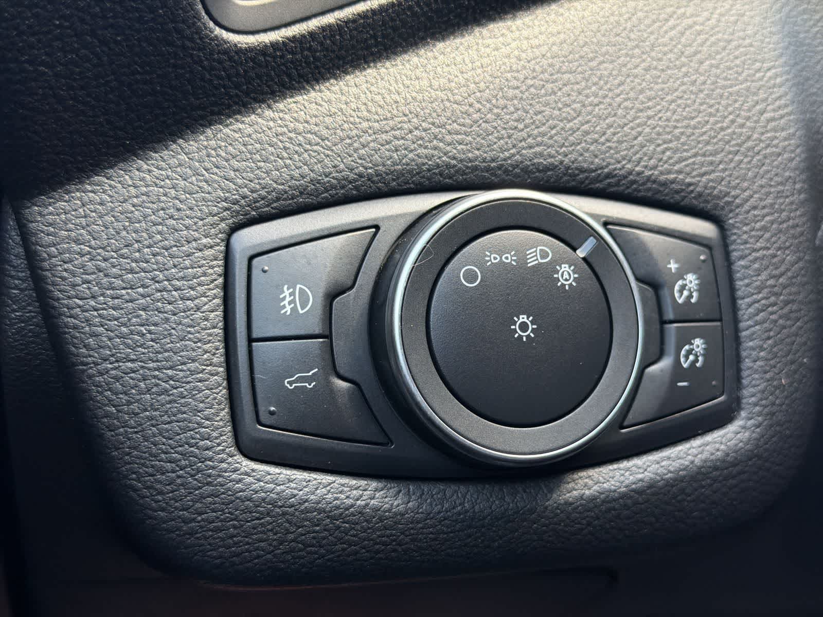 Thumbnail: 2019 Ford Escape - 22