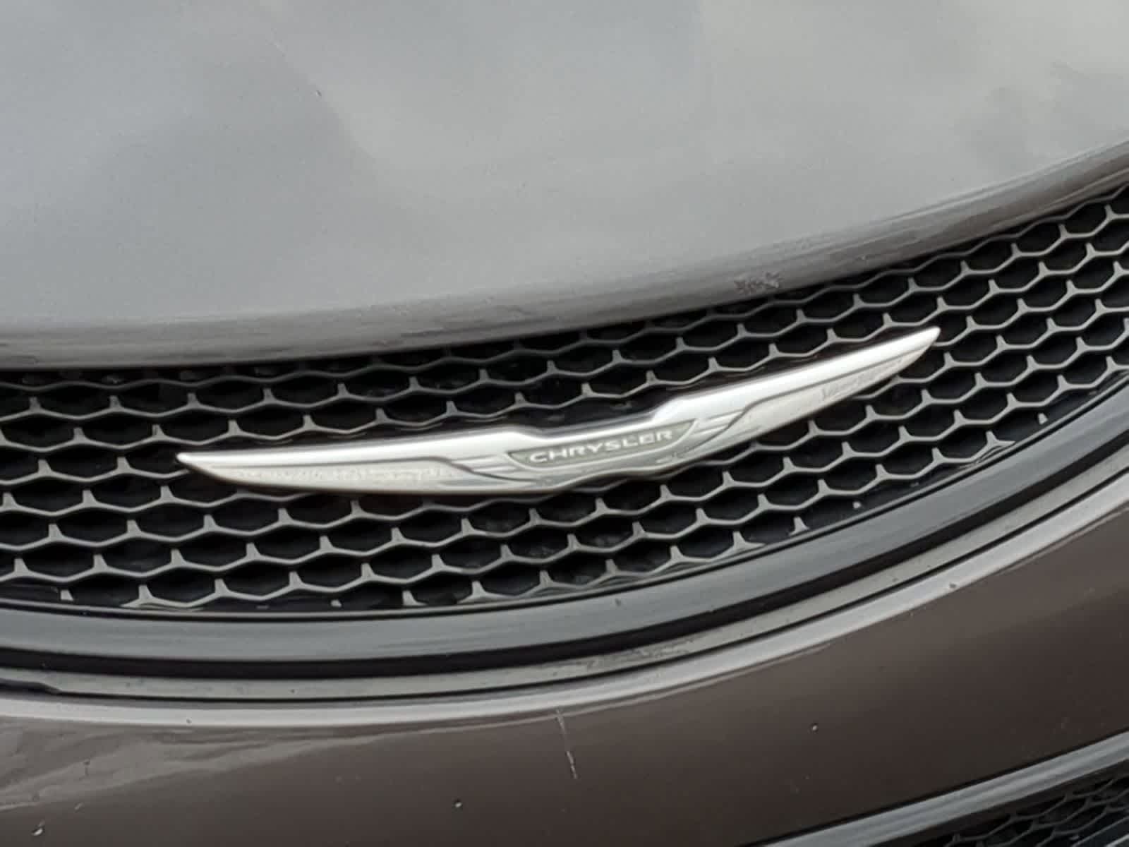 Thumbnail: 2016 Chrysler 200 - 17