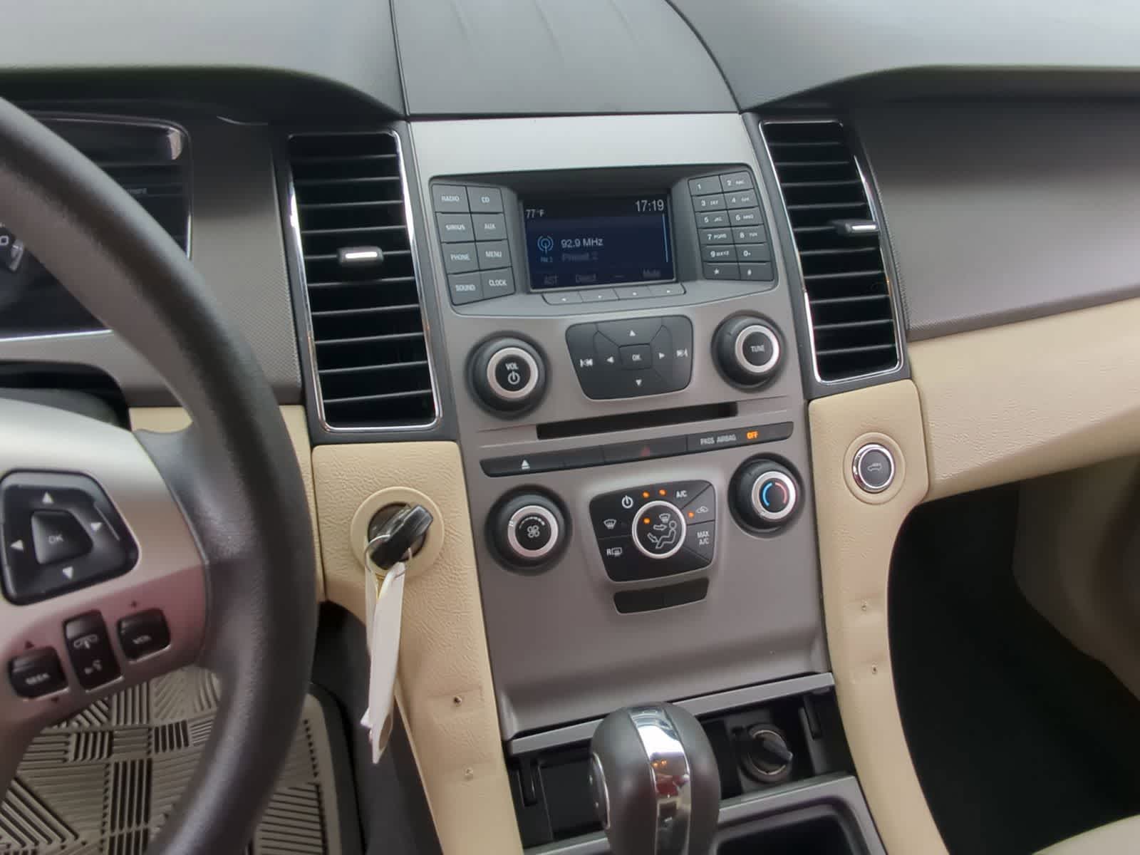 Thumbnail: 2017 Ford Taurus - 28
