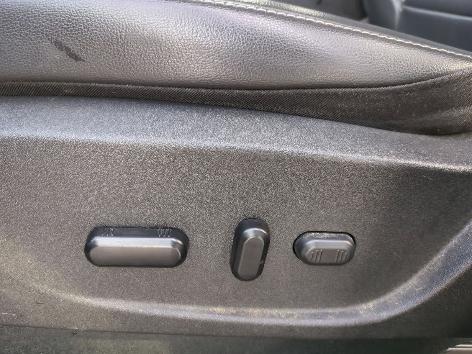 Thumbnail: 2019 Ford Escape - 21