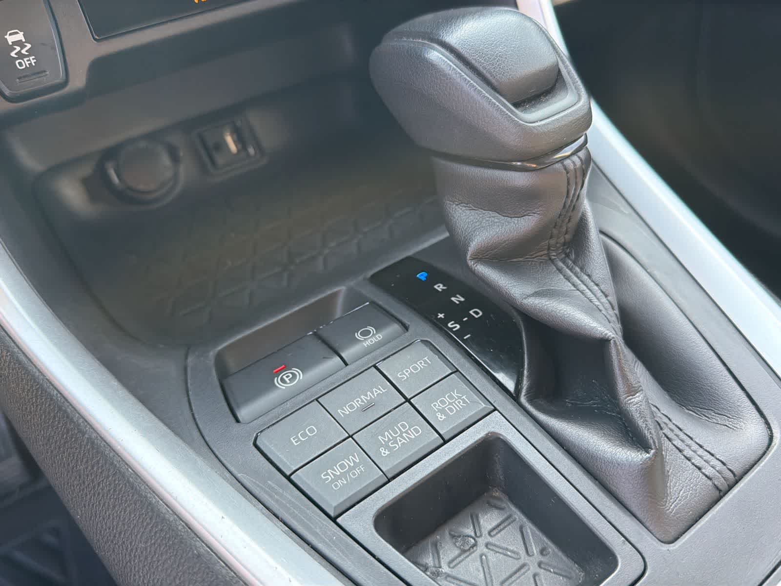 Thumbnail: 2019 Toyota RAV4 - 31