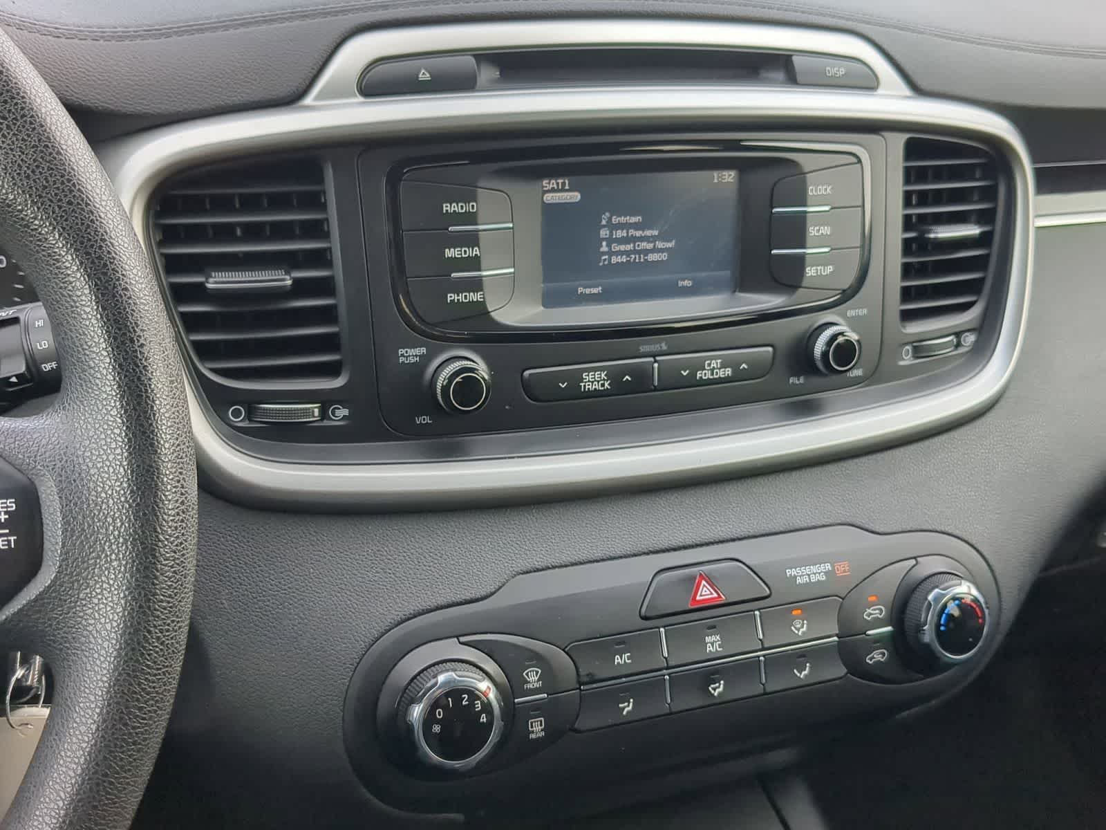 Thumbnail: 2017 Kia Sorento - 29