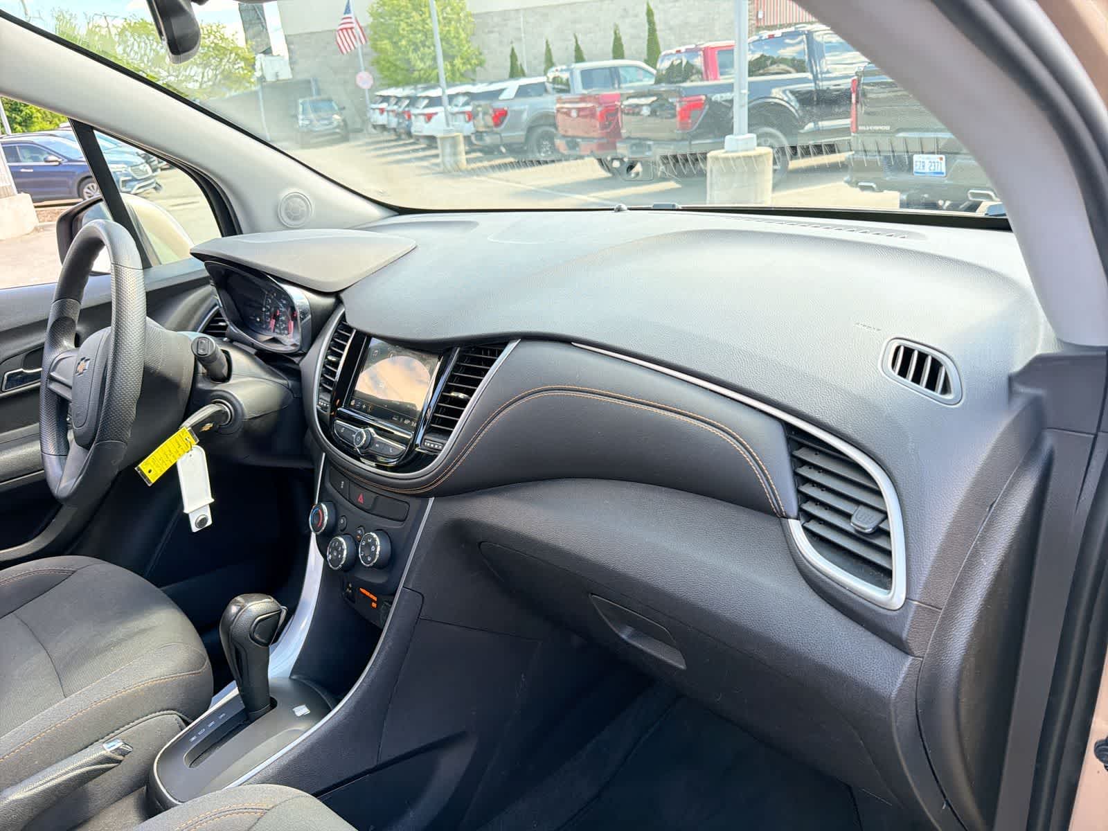 Thumbnail: 2019 Chevrolet Trax - 18
