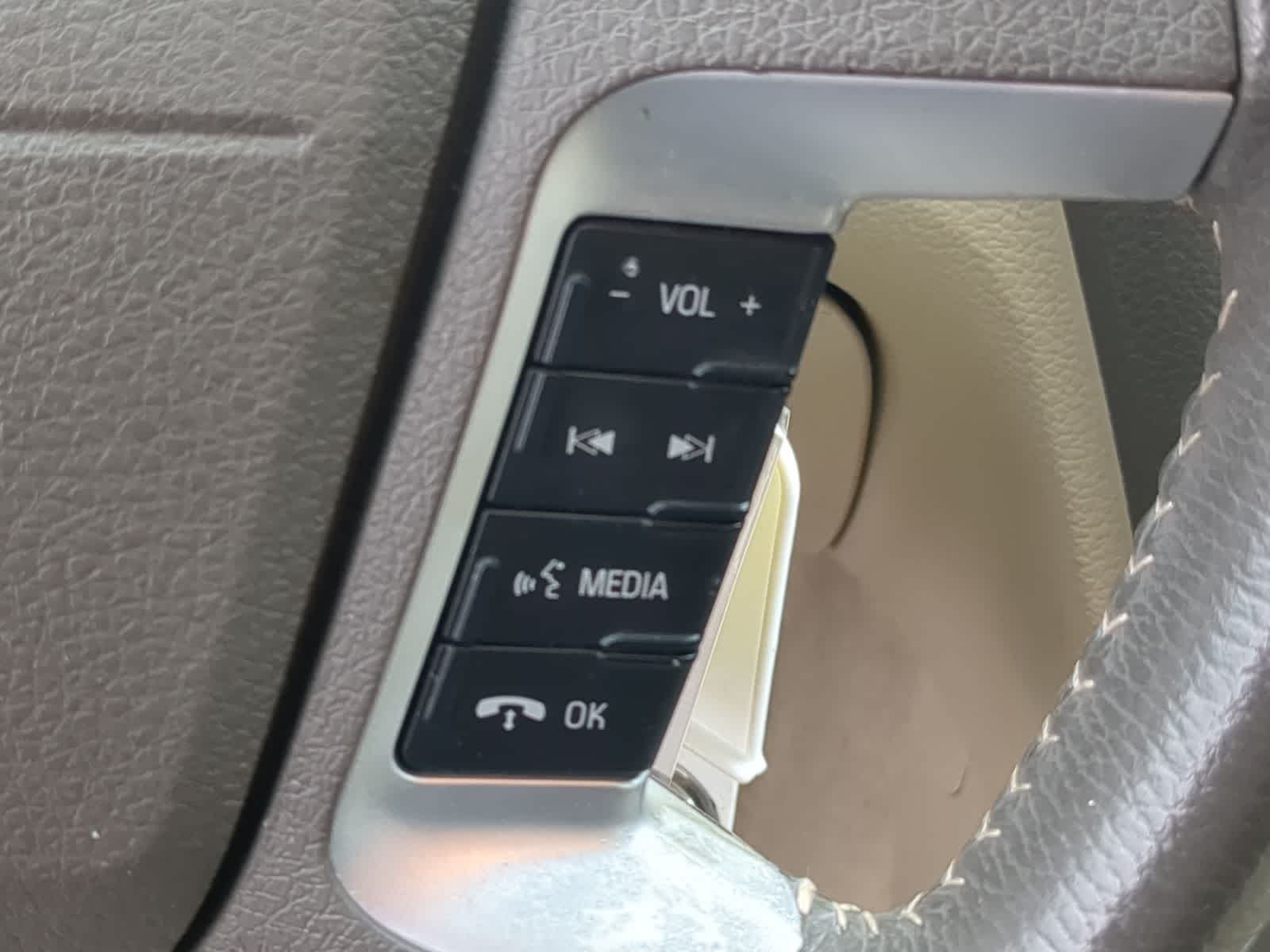 Thumbnail: 2009 Mercury Milan - 26