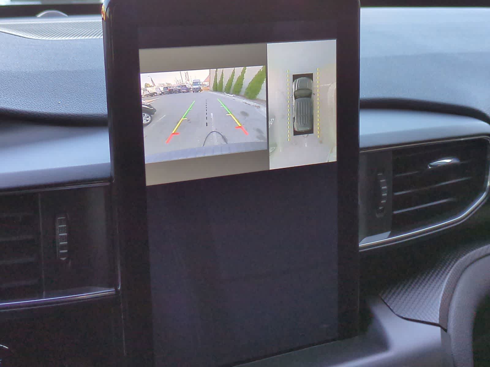 Thumbnail: 2020 Ford Explorer - 36