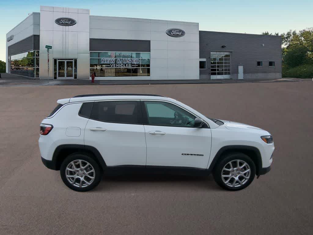 2022 Jeep Compass Latitude 12