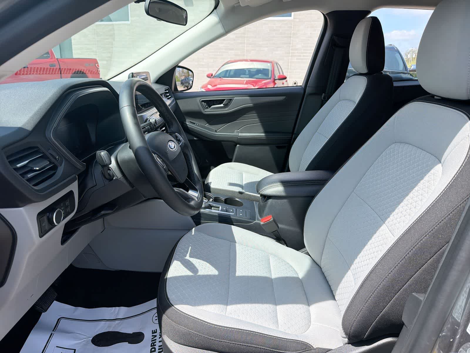 Thumbnail: 2023 Ford Escape - 14