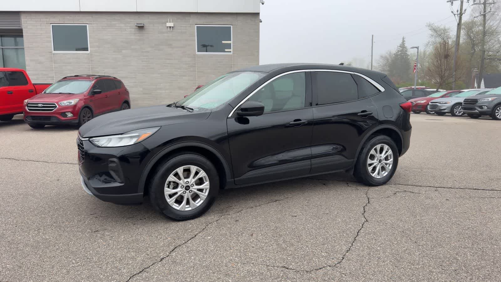 Thumbnail: 2023 Ford Escape - 6