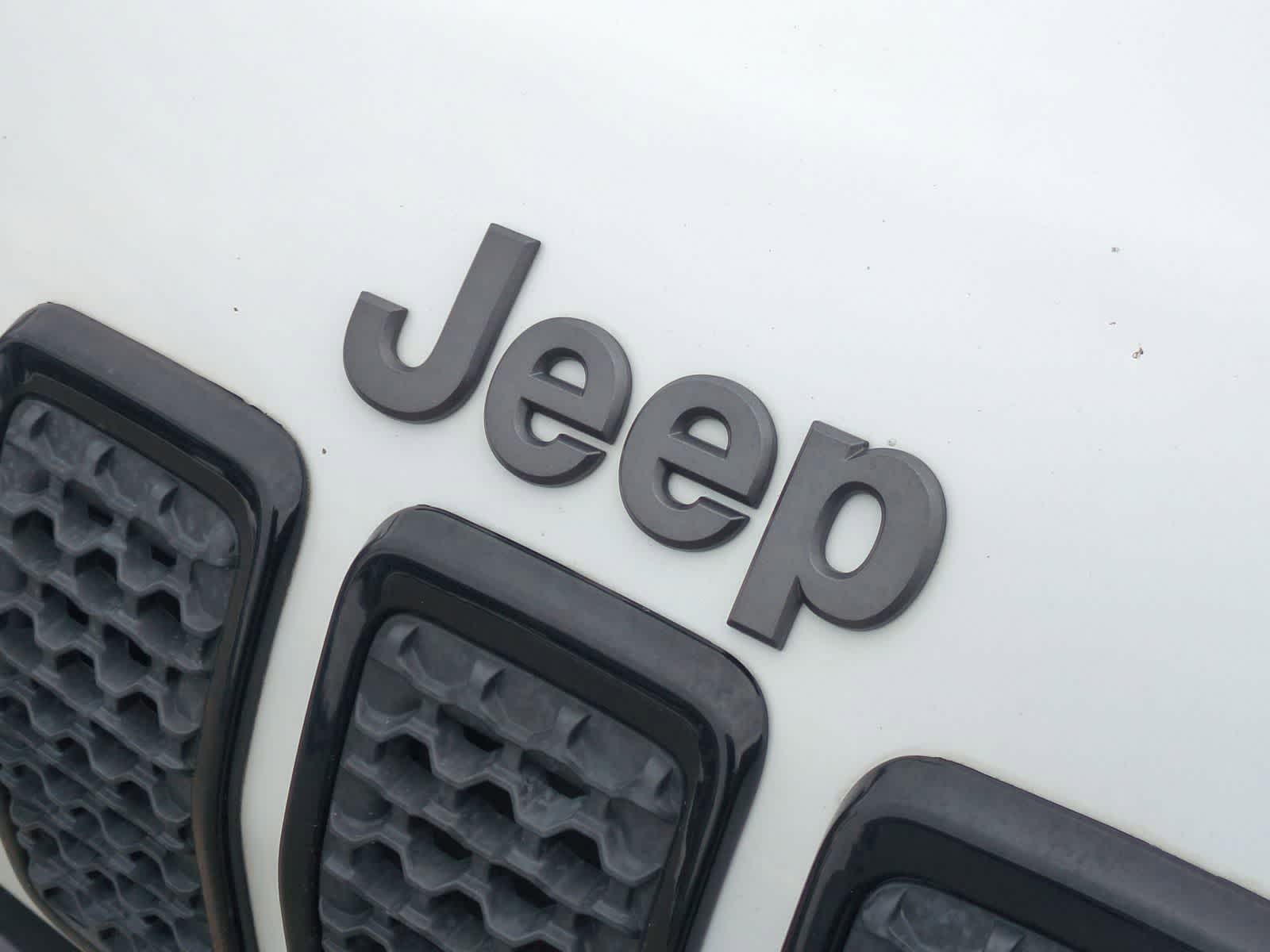 Thumbnail: 2020 Jeep Cherokee - 22