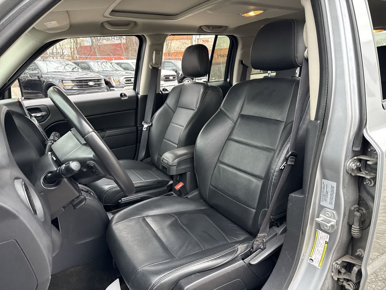 Thumbnail: 2017 Jeep Patriot - 21