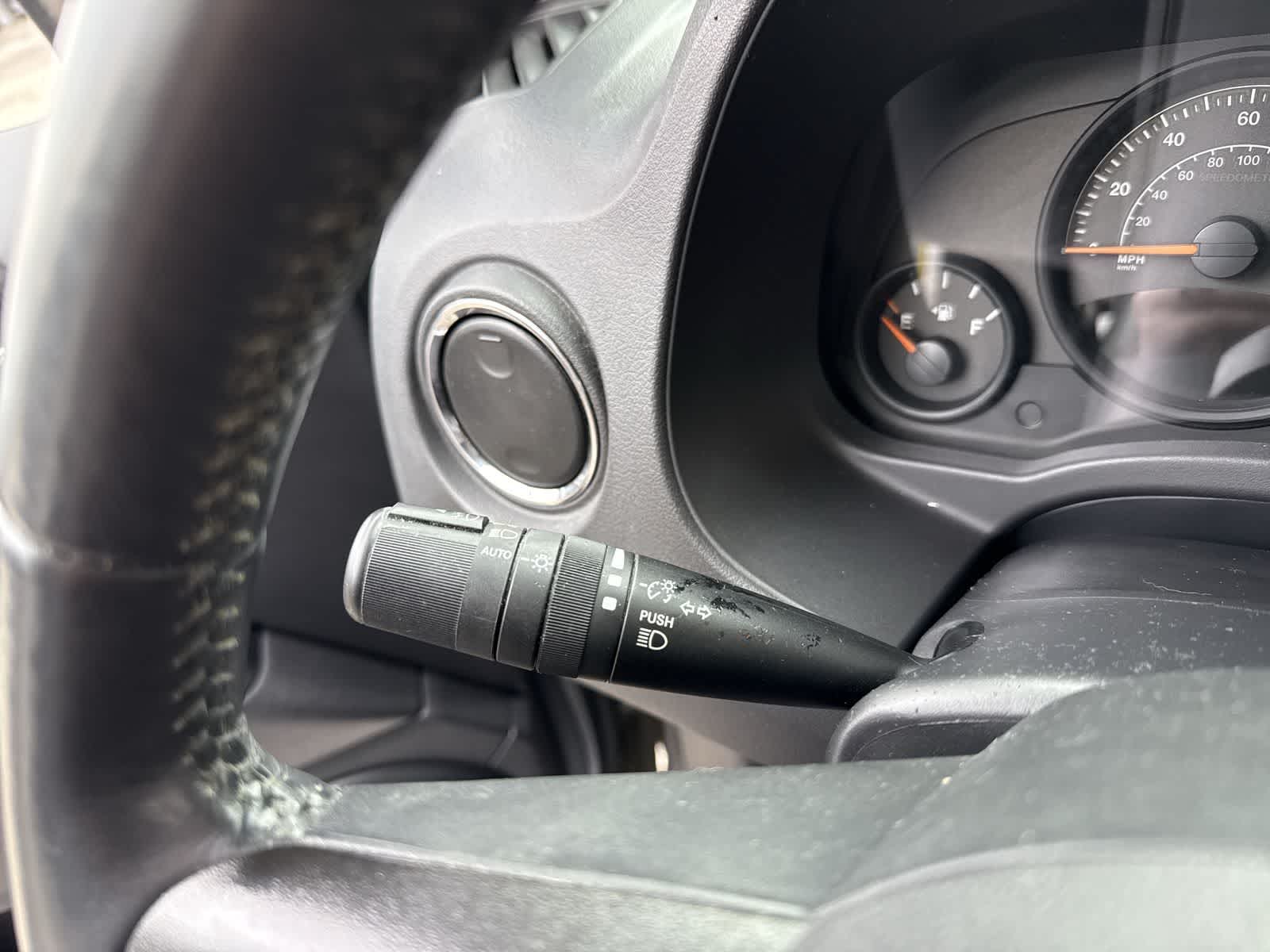 Thumbnail: 2017 Jeep Patriot - 31