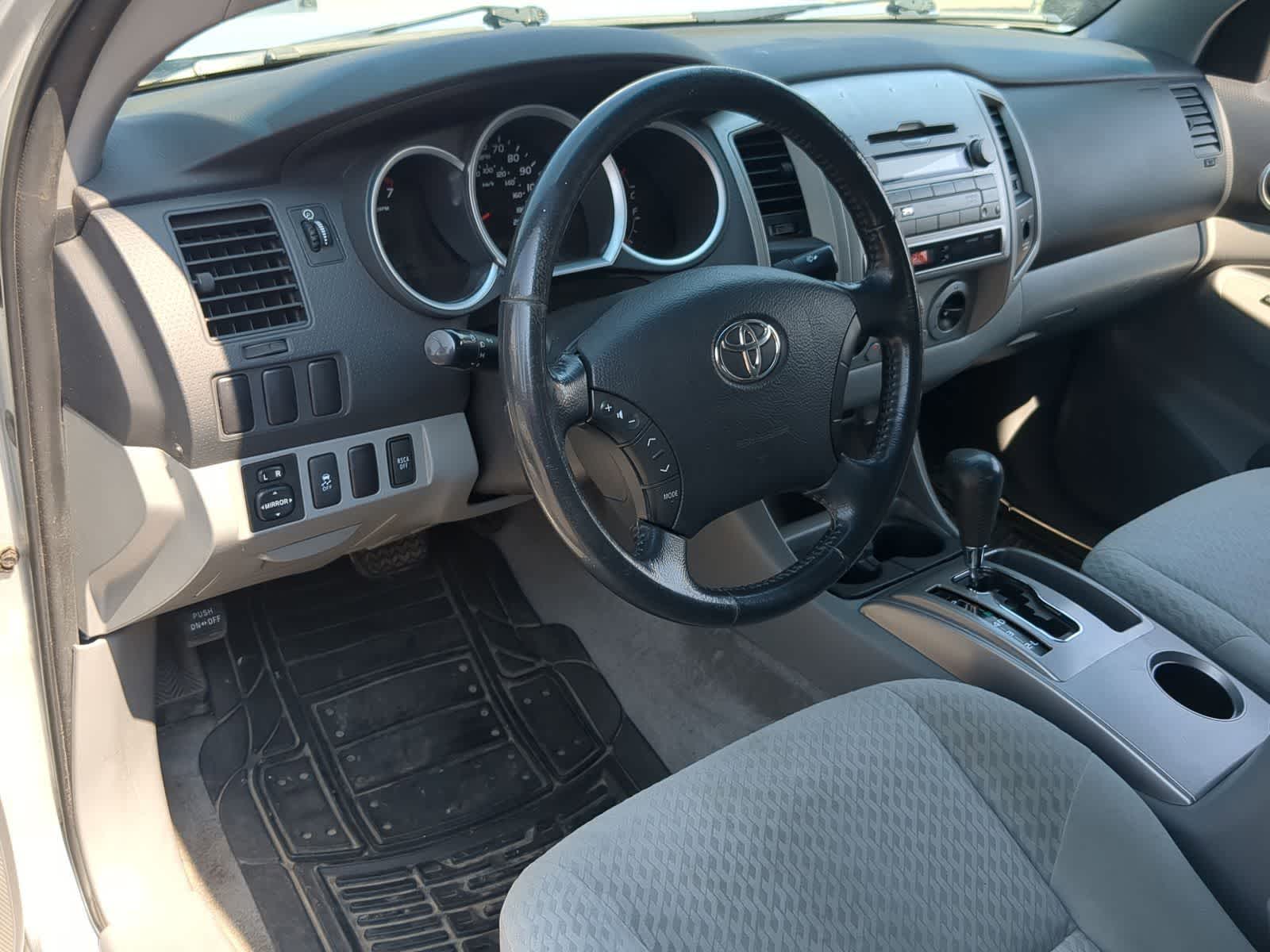 Thumbnail: 2011 Toyota Tacoma - 11