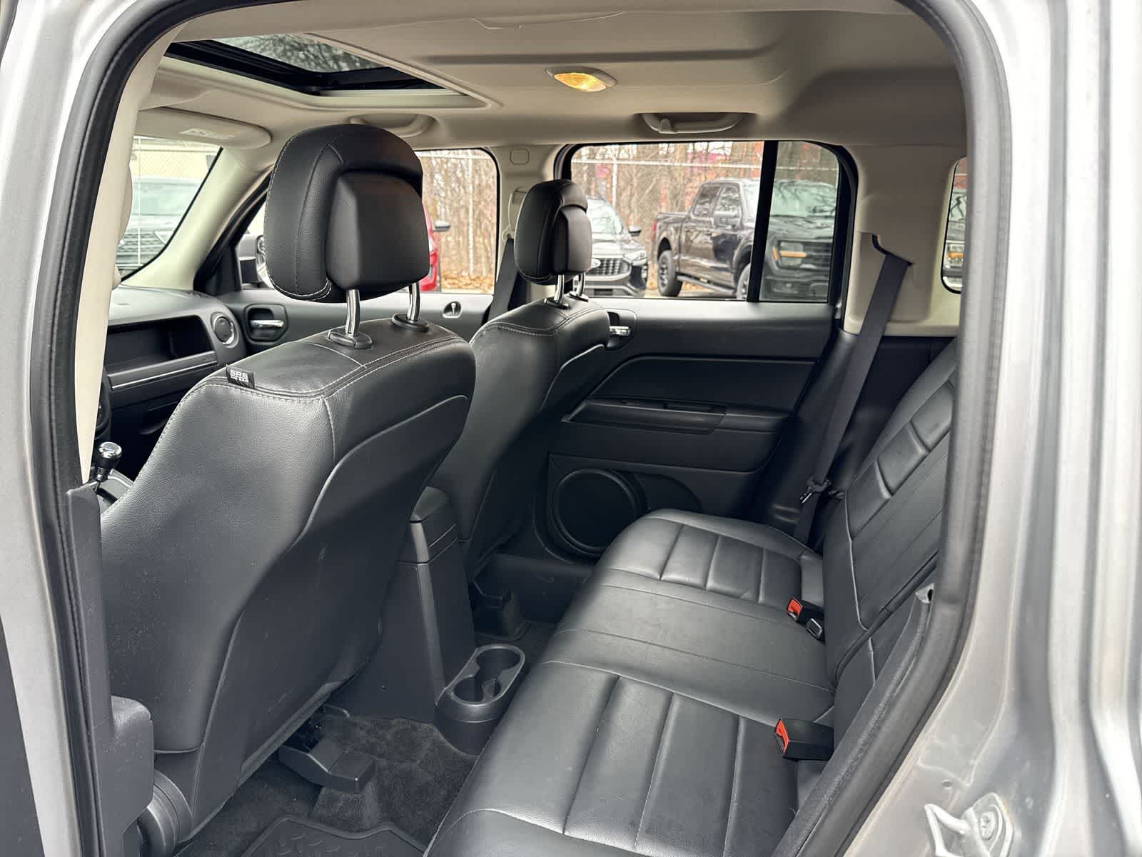 Thumbnail: 2017 Jeep Patriot - 23