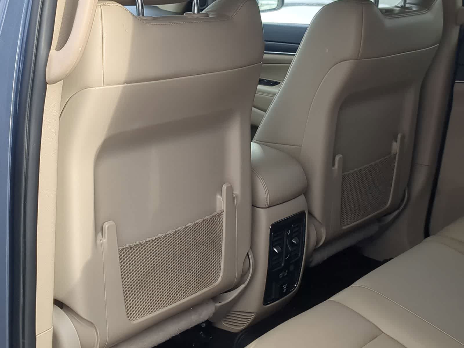 Thumbnail: 2020 Jeep Grand Cherokee - 21