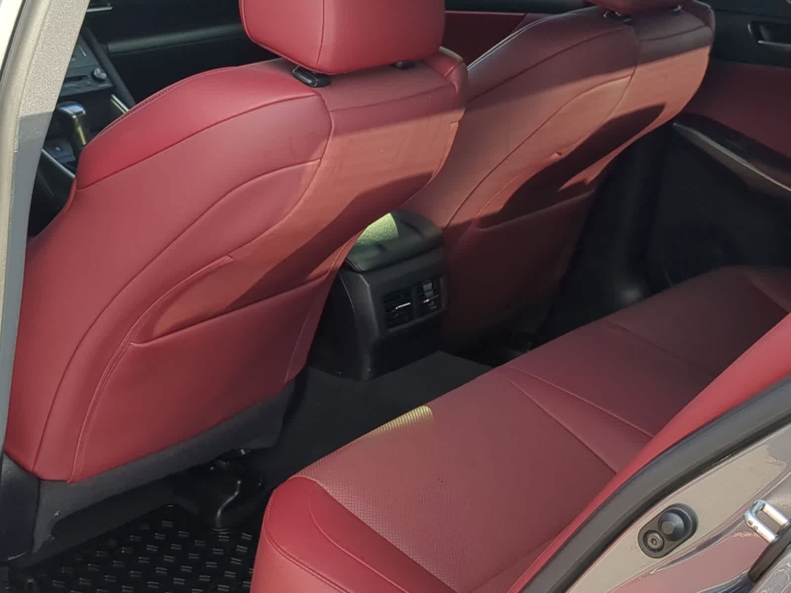 Thumbnail: 2019 Lexus IS - 23