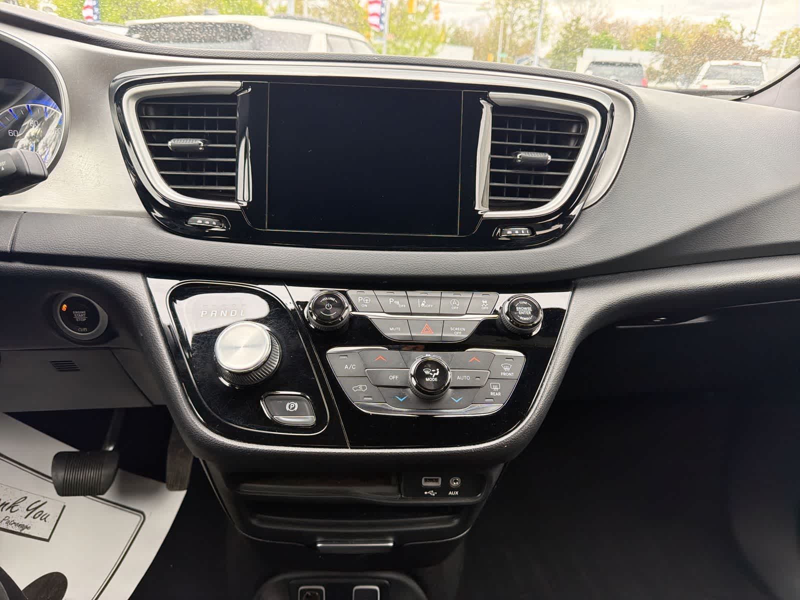 Thumbnail: 2020 Chrysler Pacifica - 34