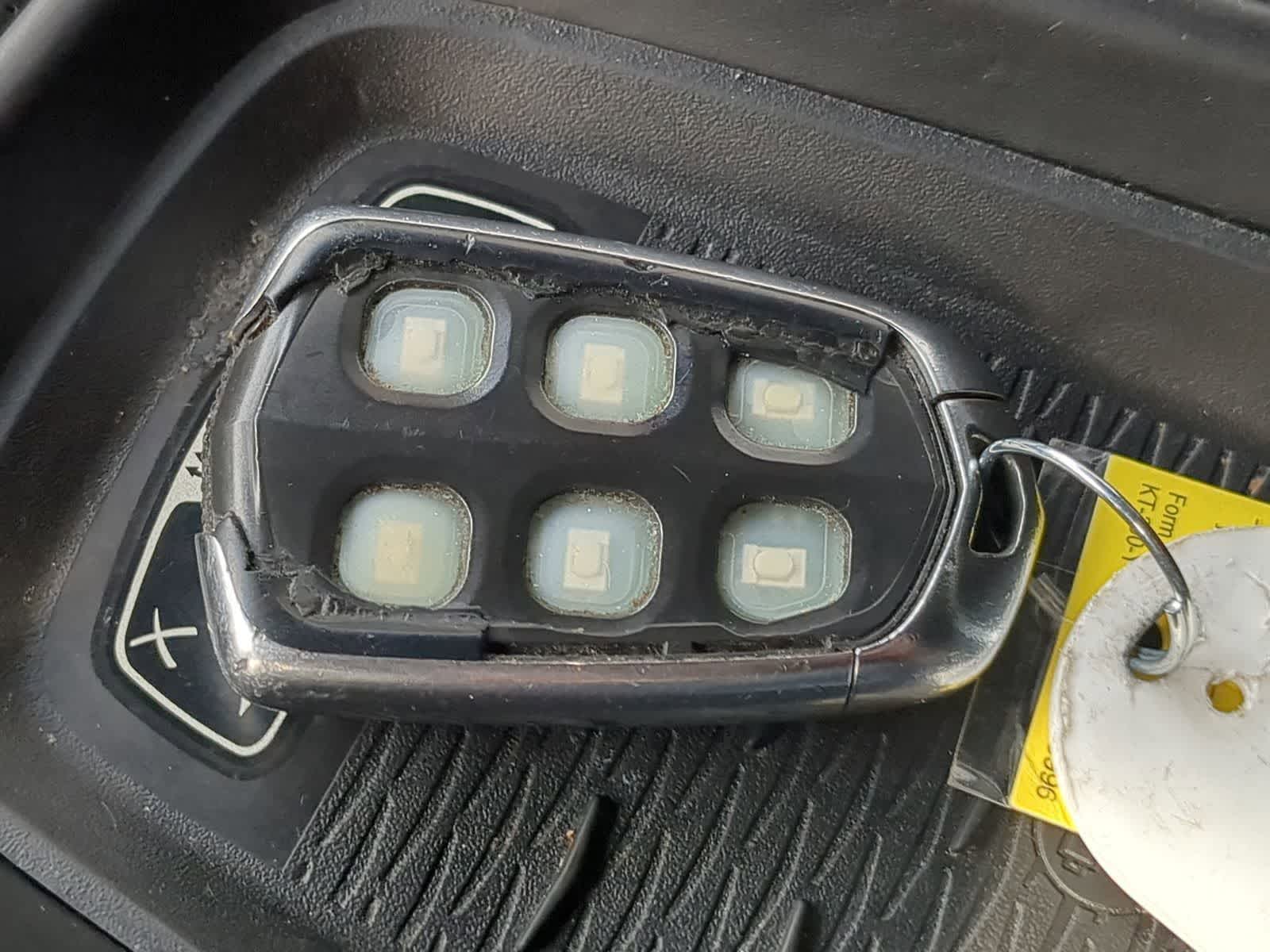 Thumbnail: 2016 Cadillac Escalade - 41