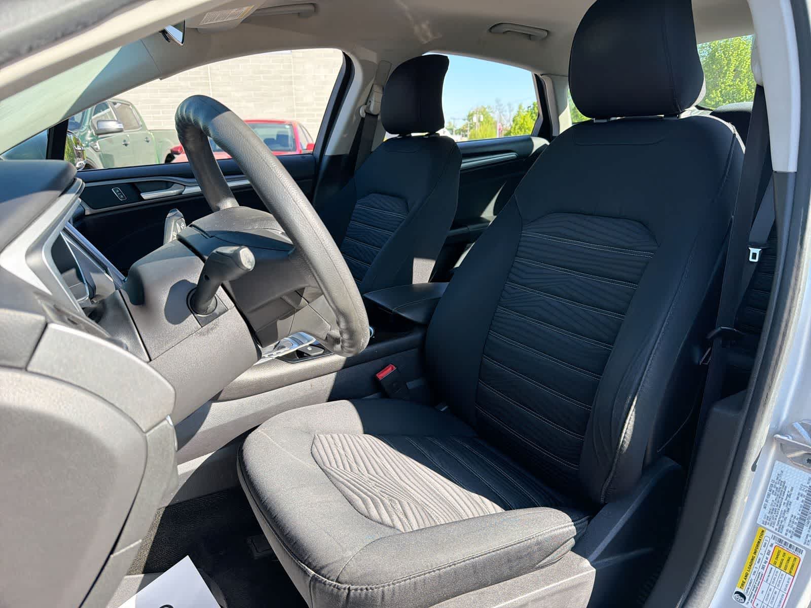 Thumbnail: 2016 Ford Fusion - 17