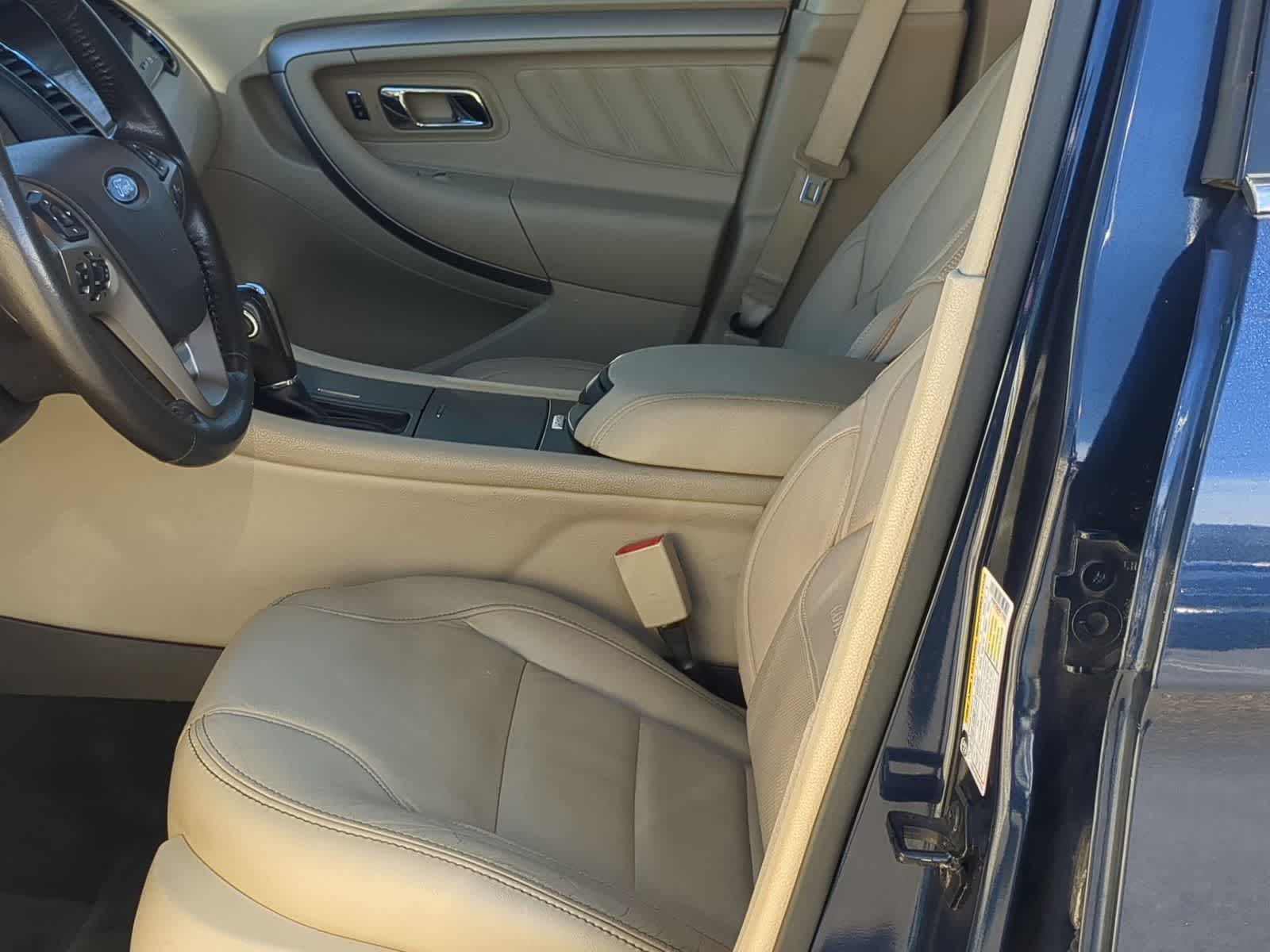 Thumbnail: 2016 Ford Taurus - 20