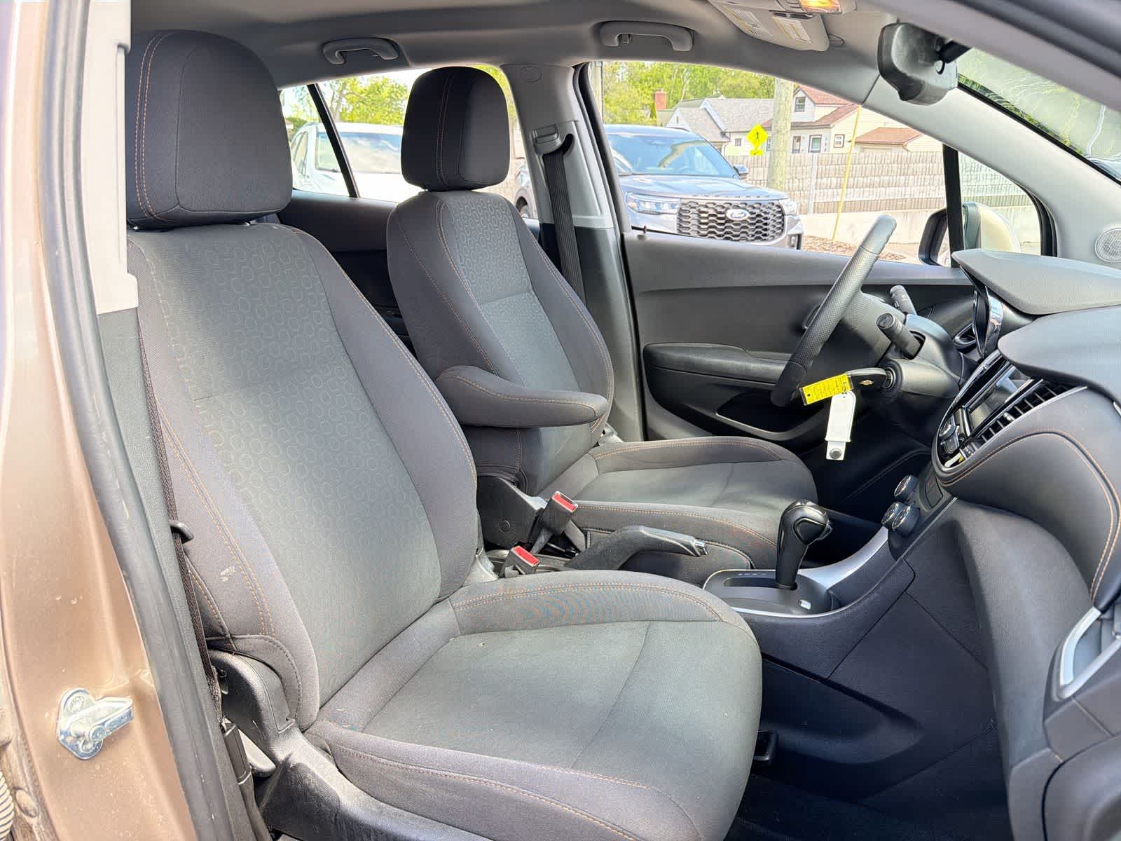 Thumbnail: 2019 Chevrolet Trax - 25