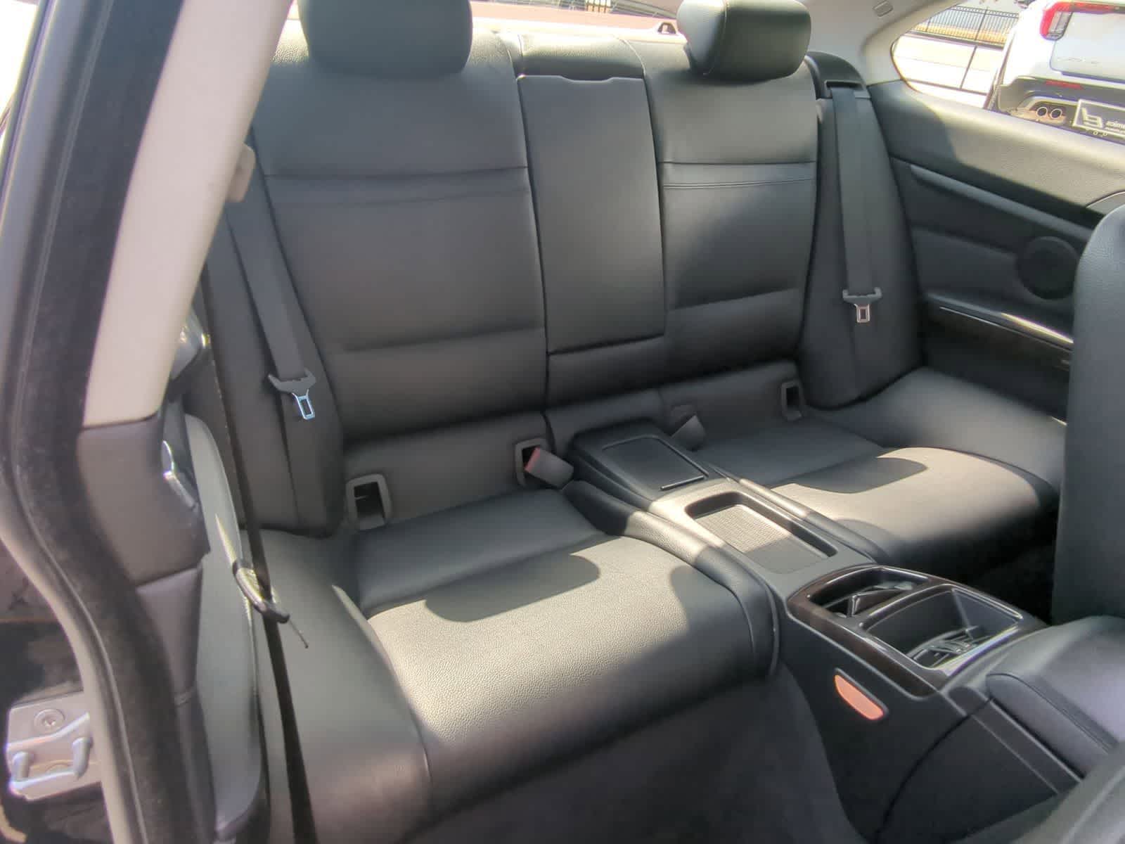 Thumbnail: 2011 BMW 3 Series - 21