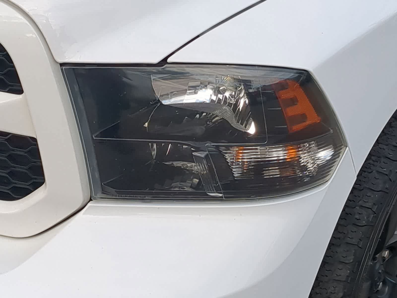 Thumbnail: 2019 RAM 1500 Classic - 15