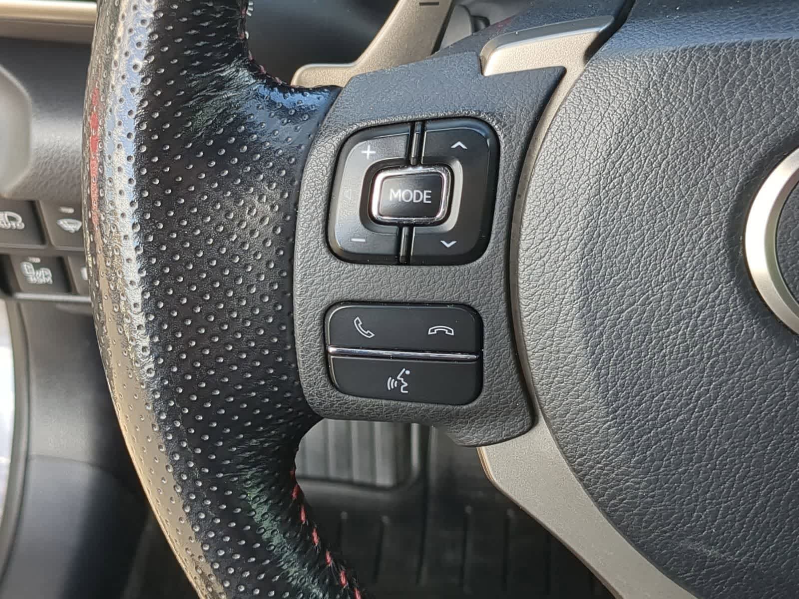 Thumbnail: 2019 Lexus IS - 29