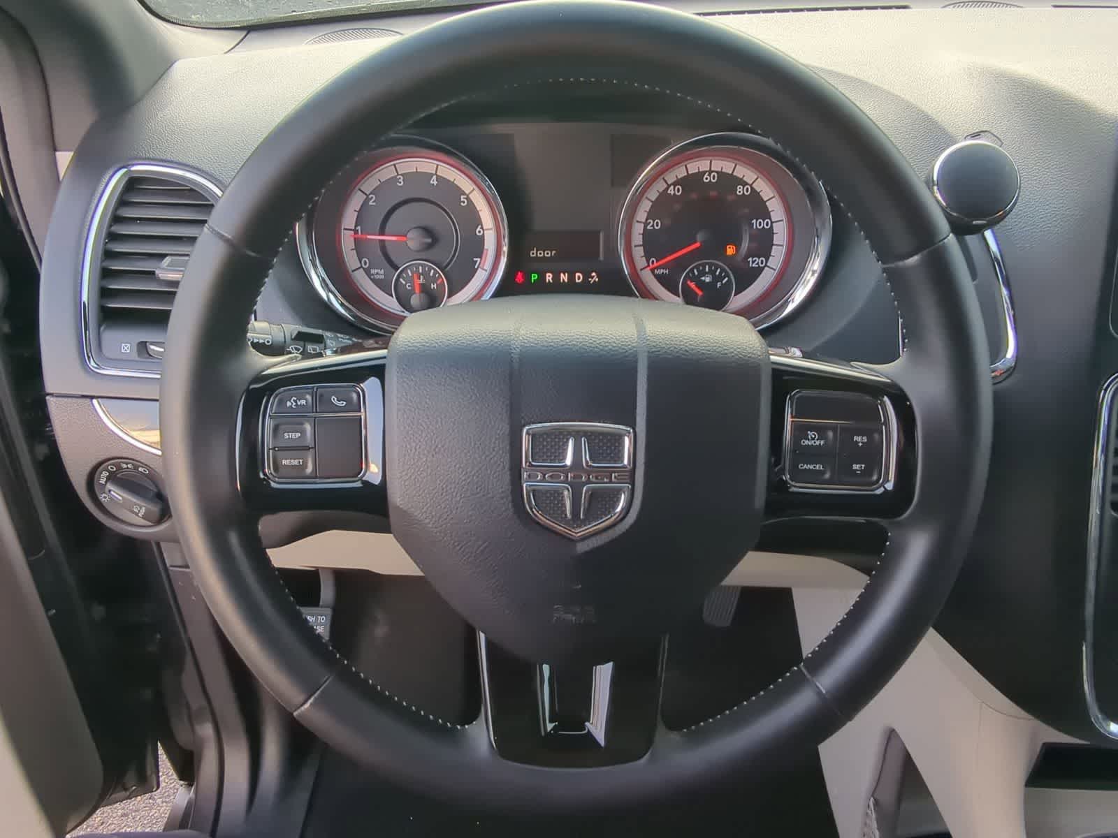 Thumbnail: 2017 Dodge Grand Caravan - 30