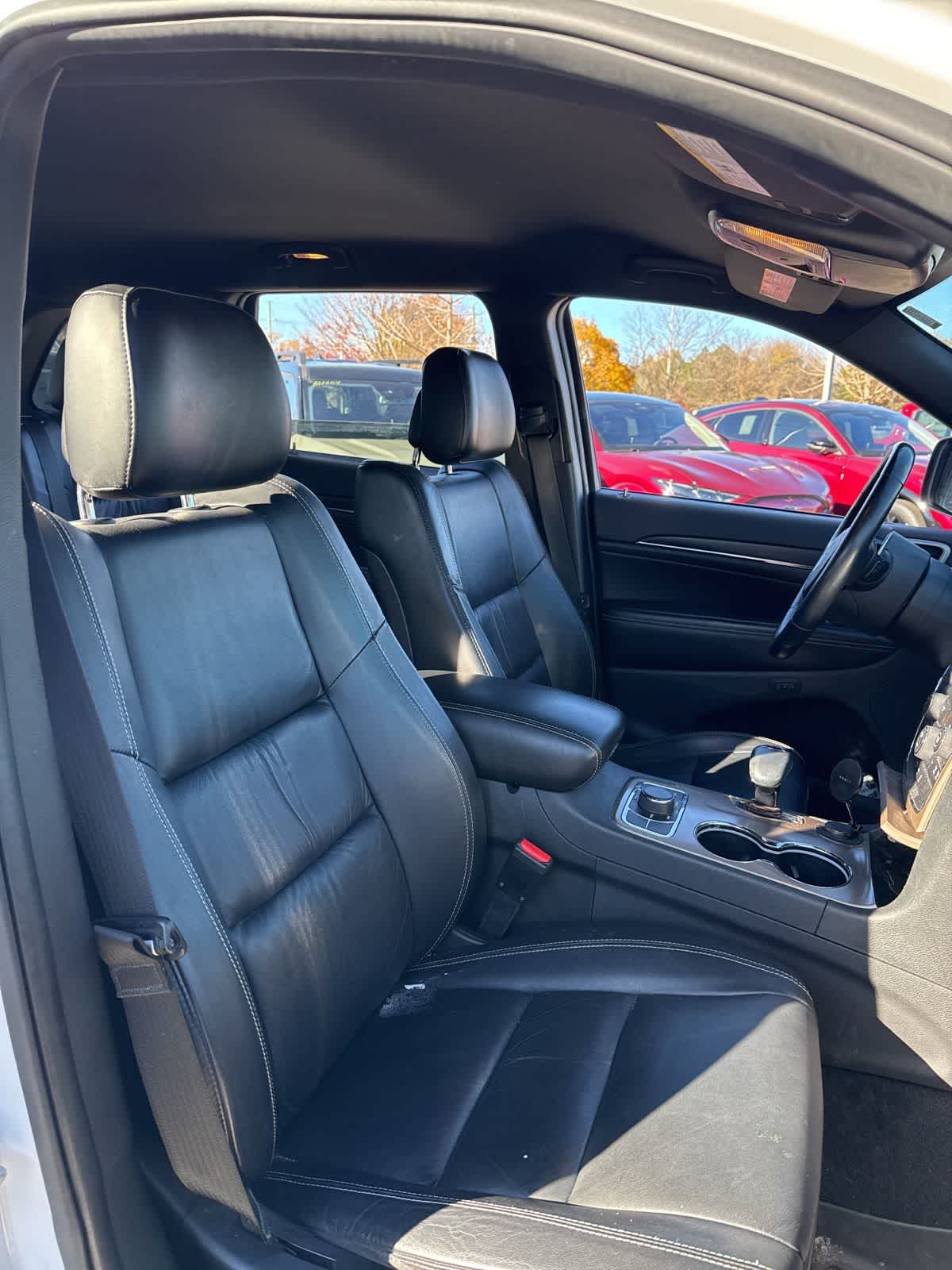 Thumbnail: 2015 Jeep Grand Cherokee - 30