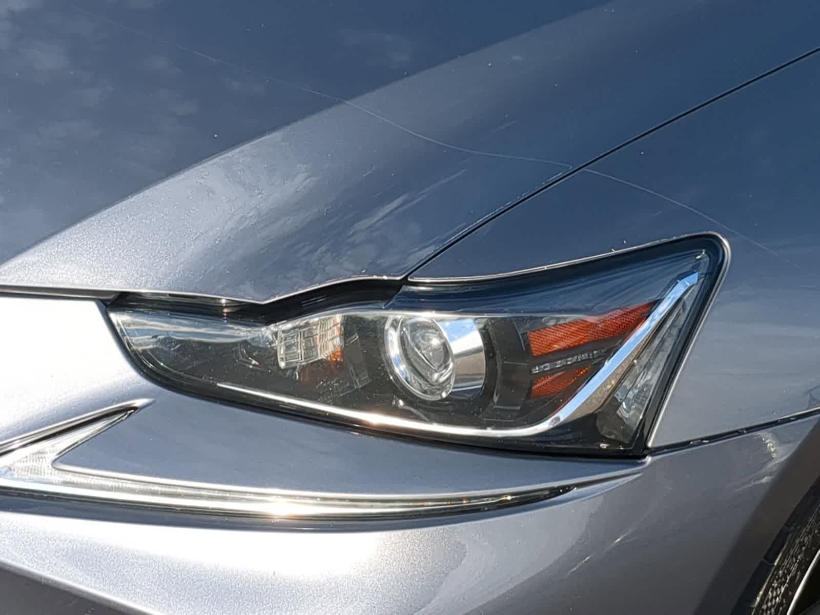 Thumbnail: 2019 Lexus IS - 14