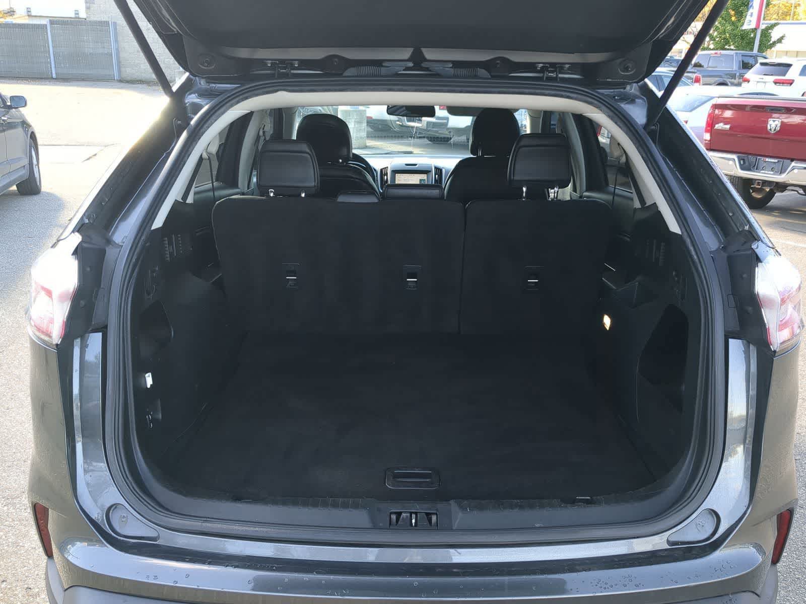 Thumbnail: 2019 Ford Edge - 32