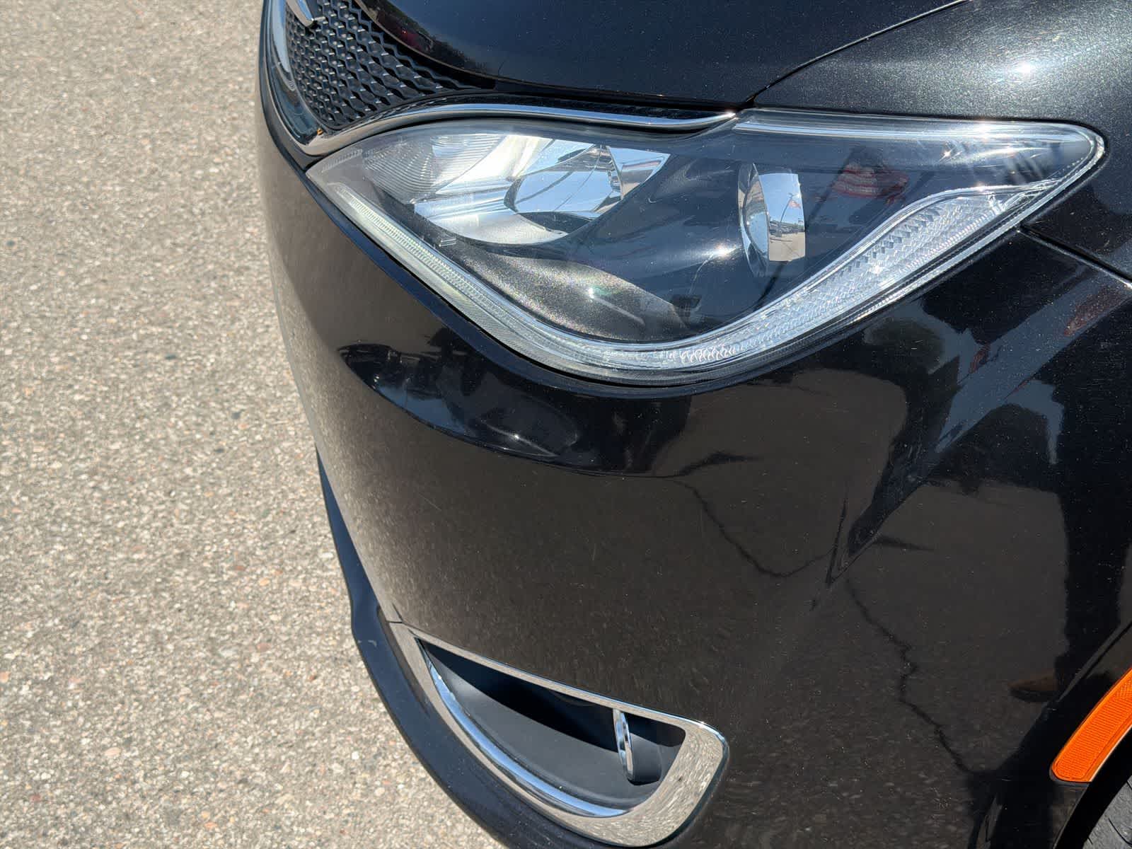 Thumbnail: 2018 Chrysler Pacifica - 12
