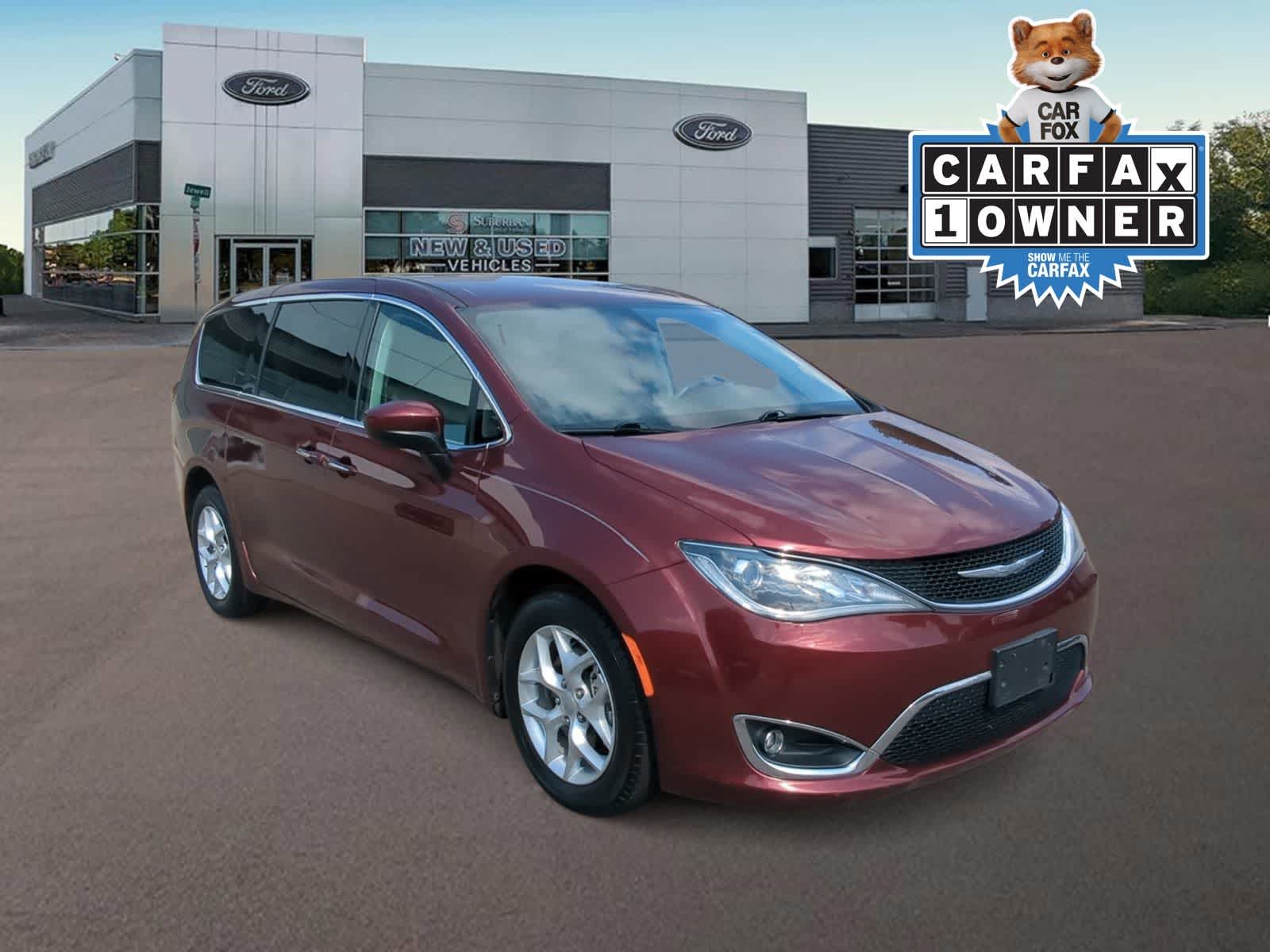Thumbnail: 2017 Chrysler Pacifica - 2