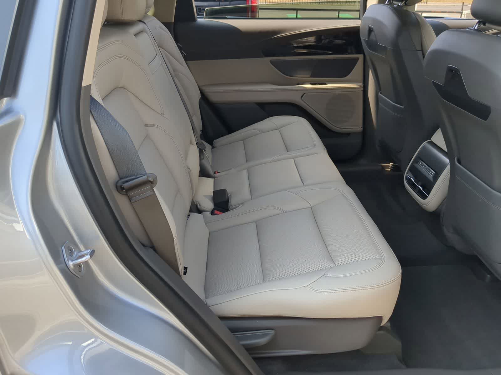 Thumbnail: 2024 Lincoln Nautilus - 24