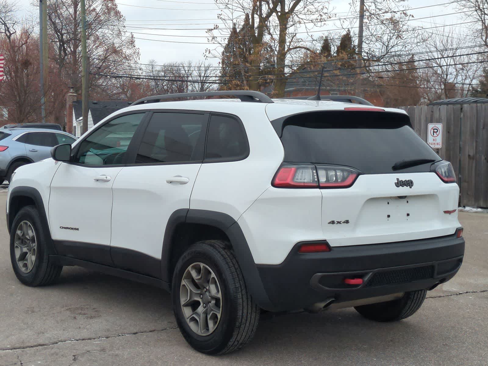 Thumbnail: 2020 Jeep Cherokee - 15