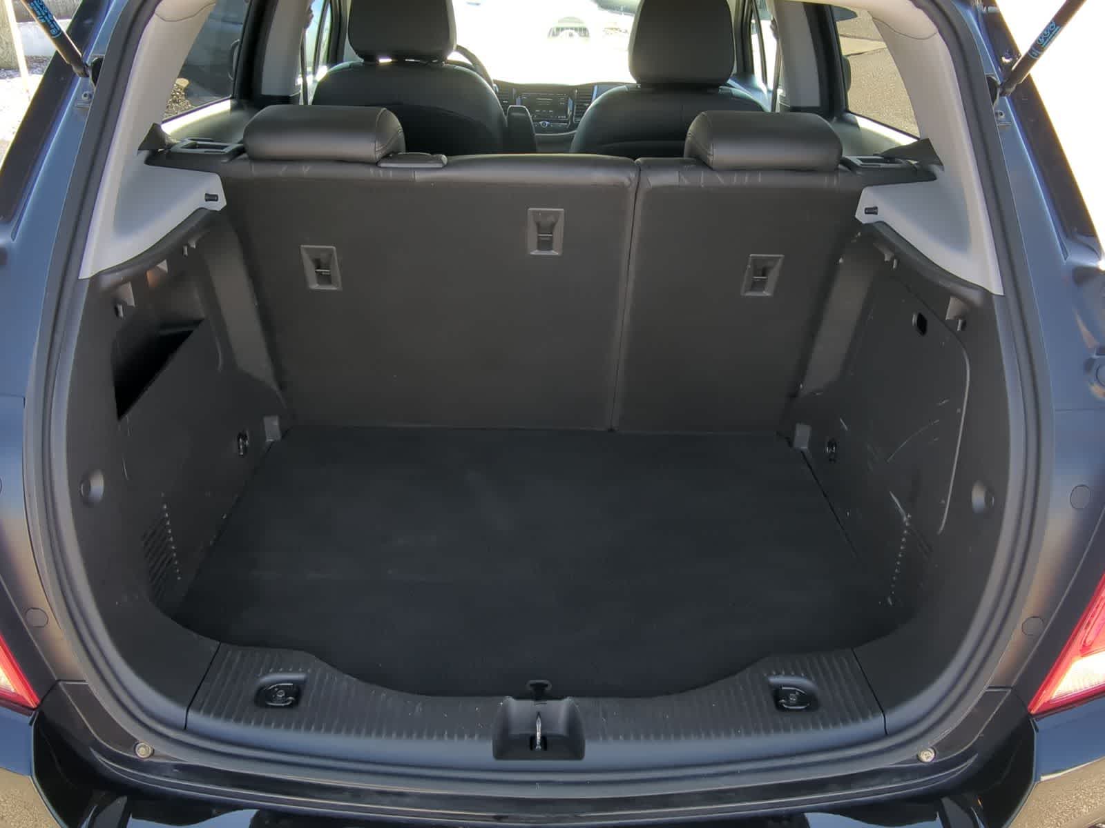 Thumbnail: 2019 Chevrolet Trax - 33