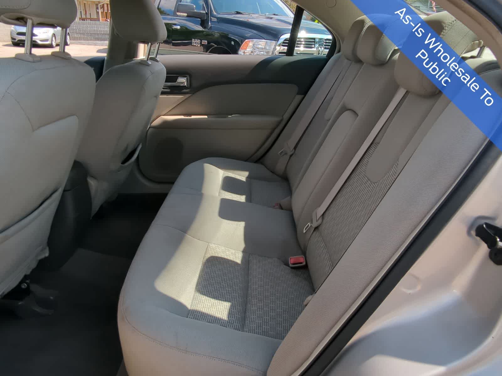 Thumbnail: 2010 Ford Fusion - 19