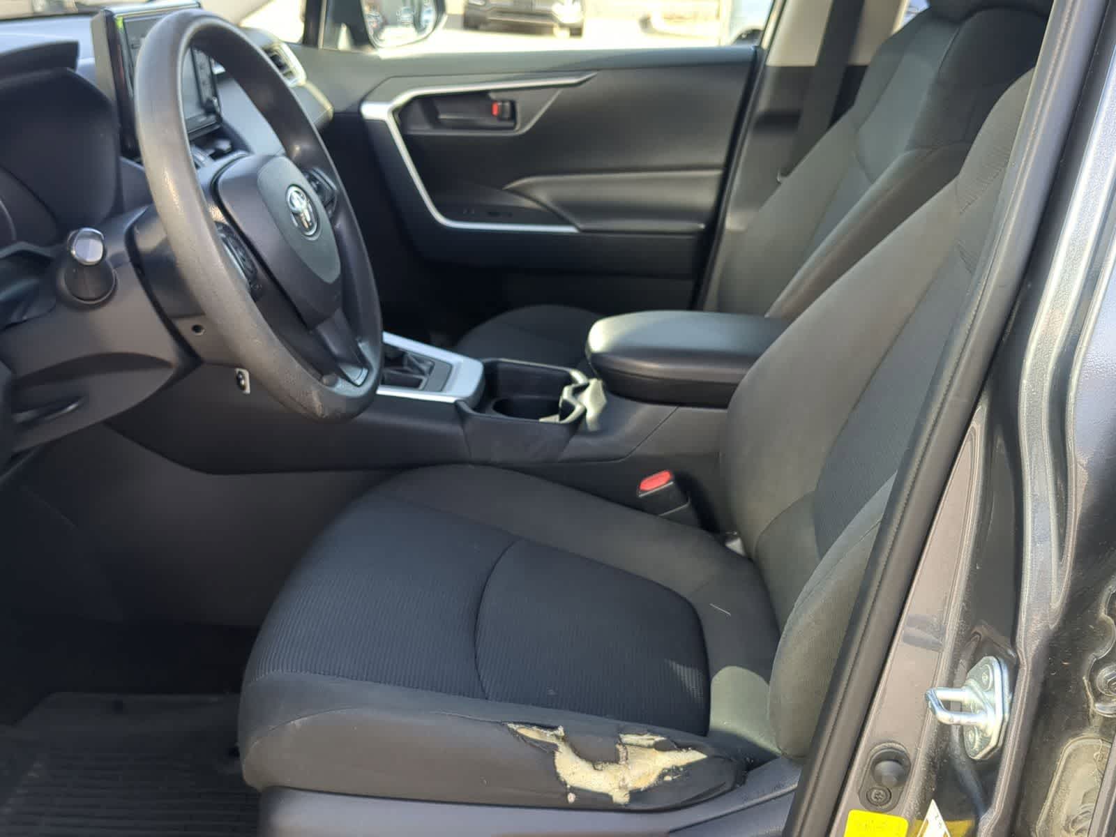 Thumbnail: 2020 Toyota RAV4 - 16