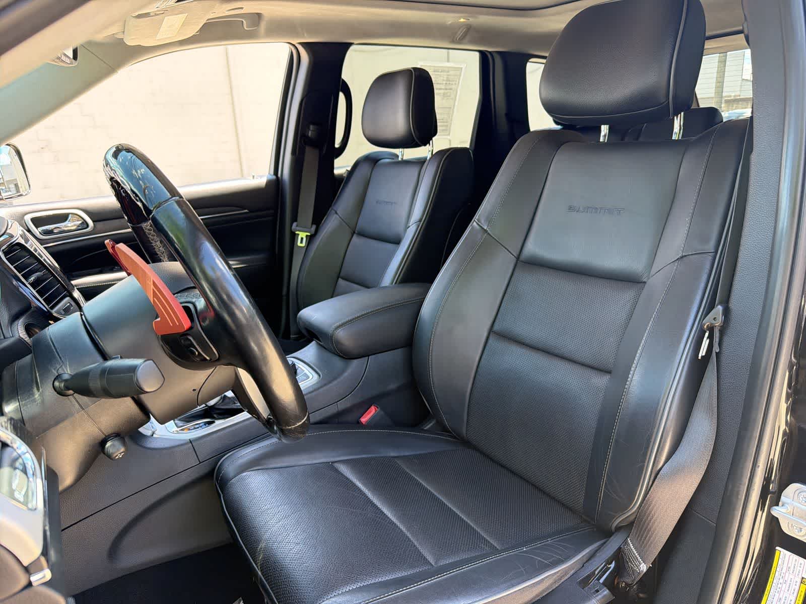 Thumbnail: 2020 Jeep Grand Cherokee - 21