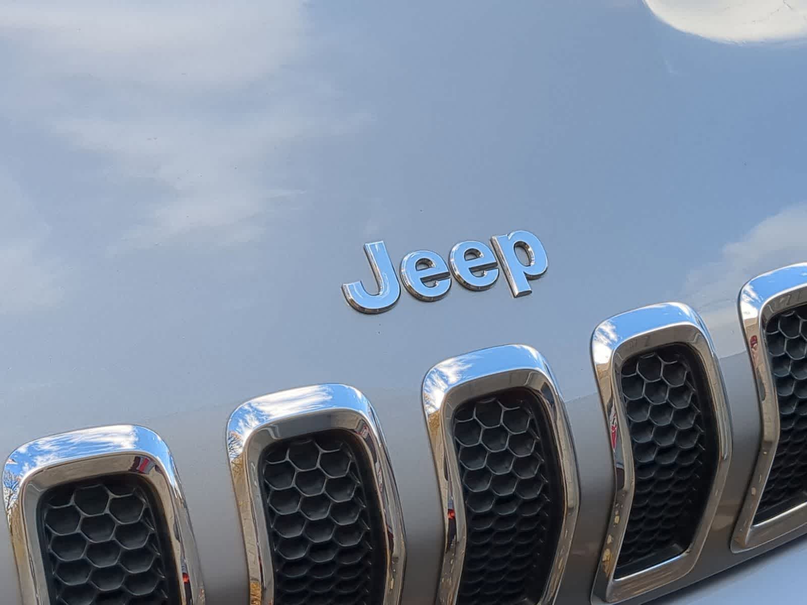 Thumbnail: 2014 Jeep Cherokee - 16
