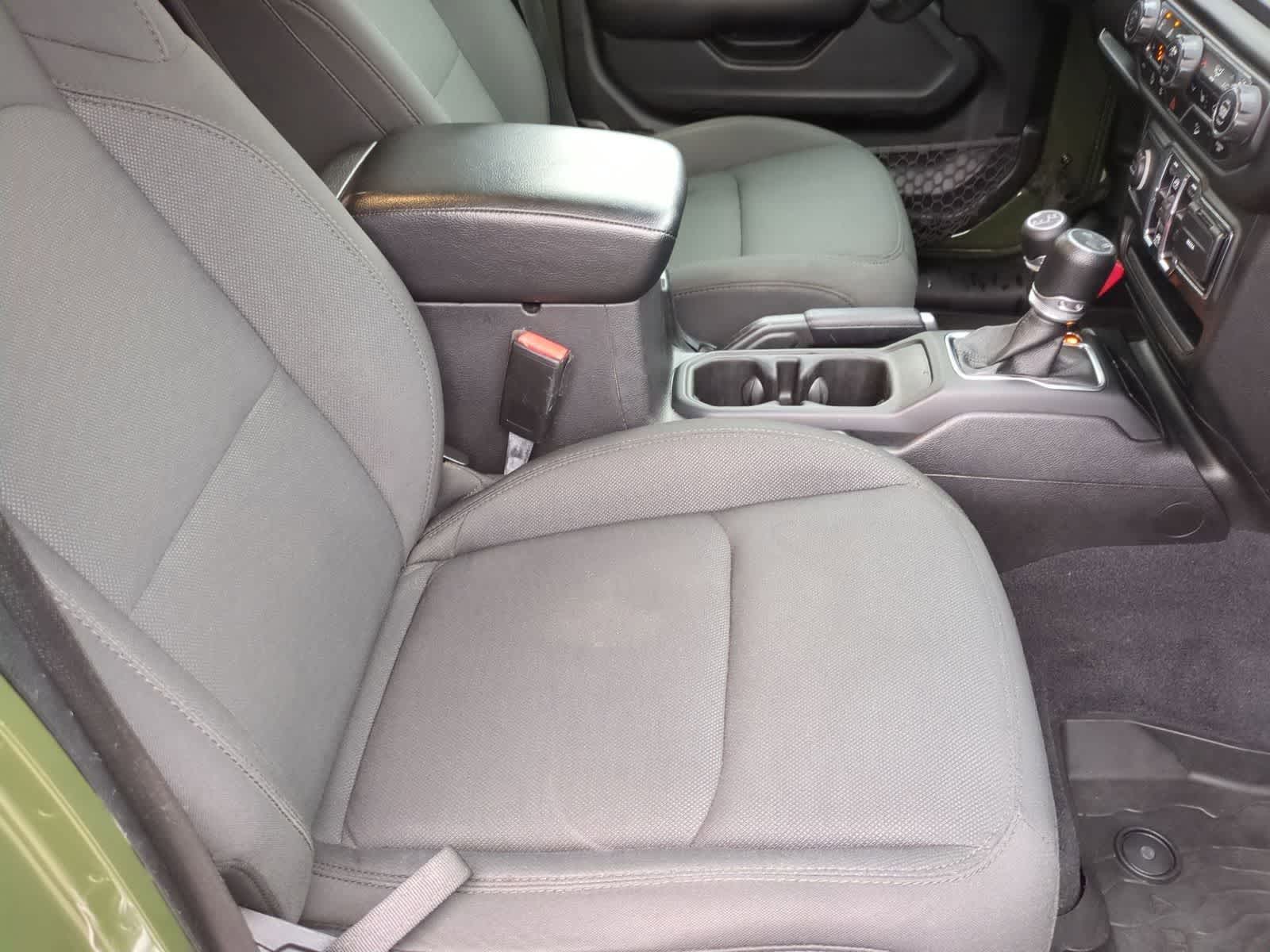 Thumbnail: 2021 Jeep Wrangler - 29